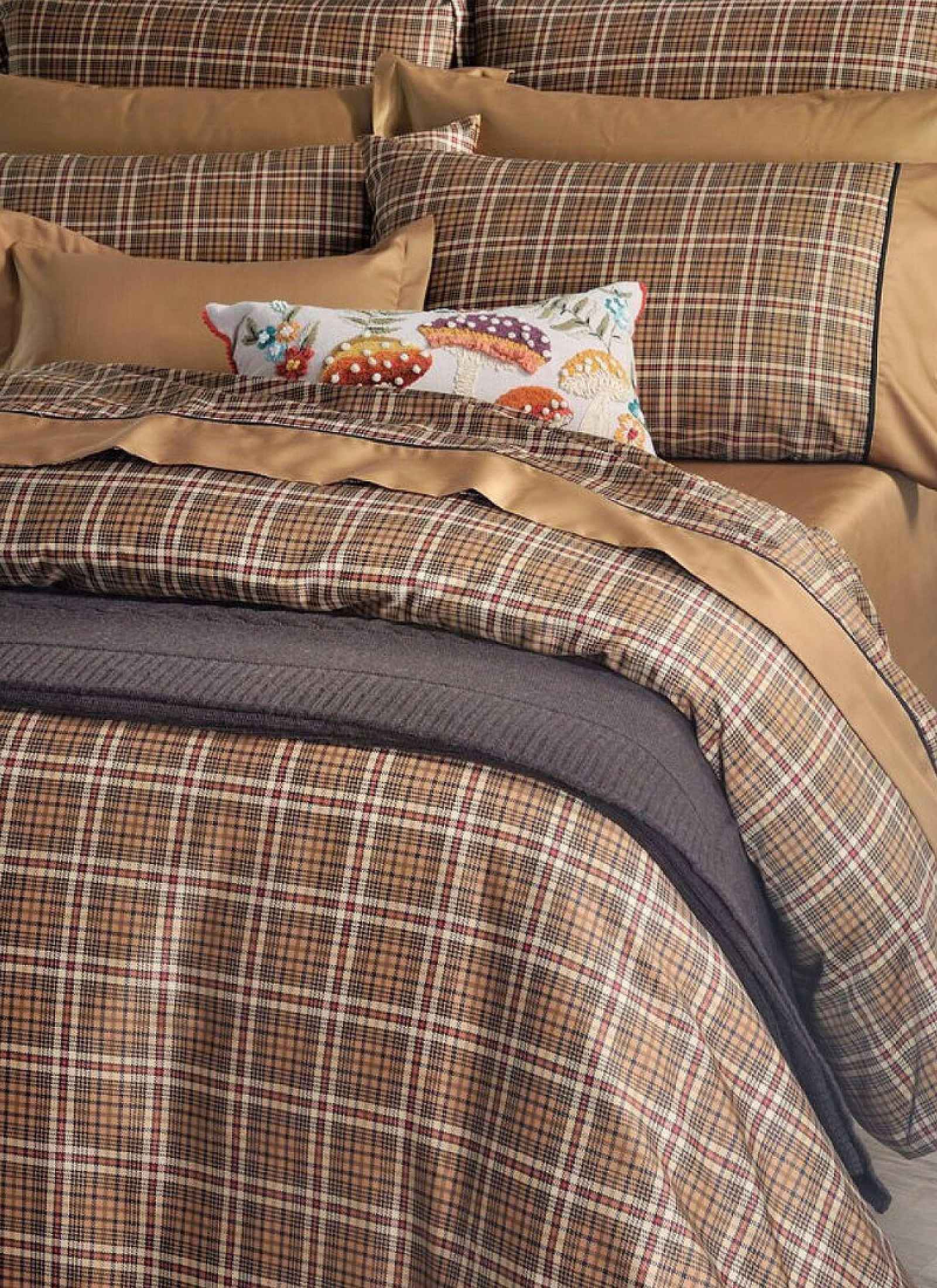 QUEEN SHEET SET GOLD CARREAUX (S848)