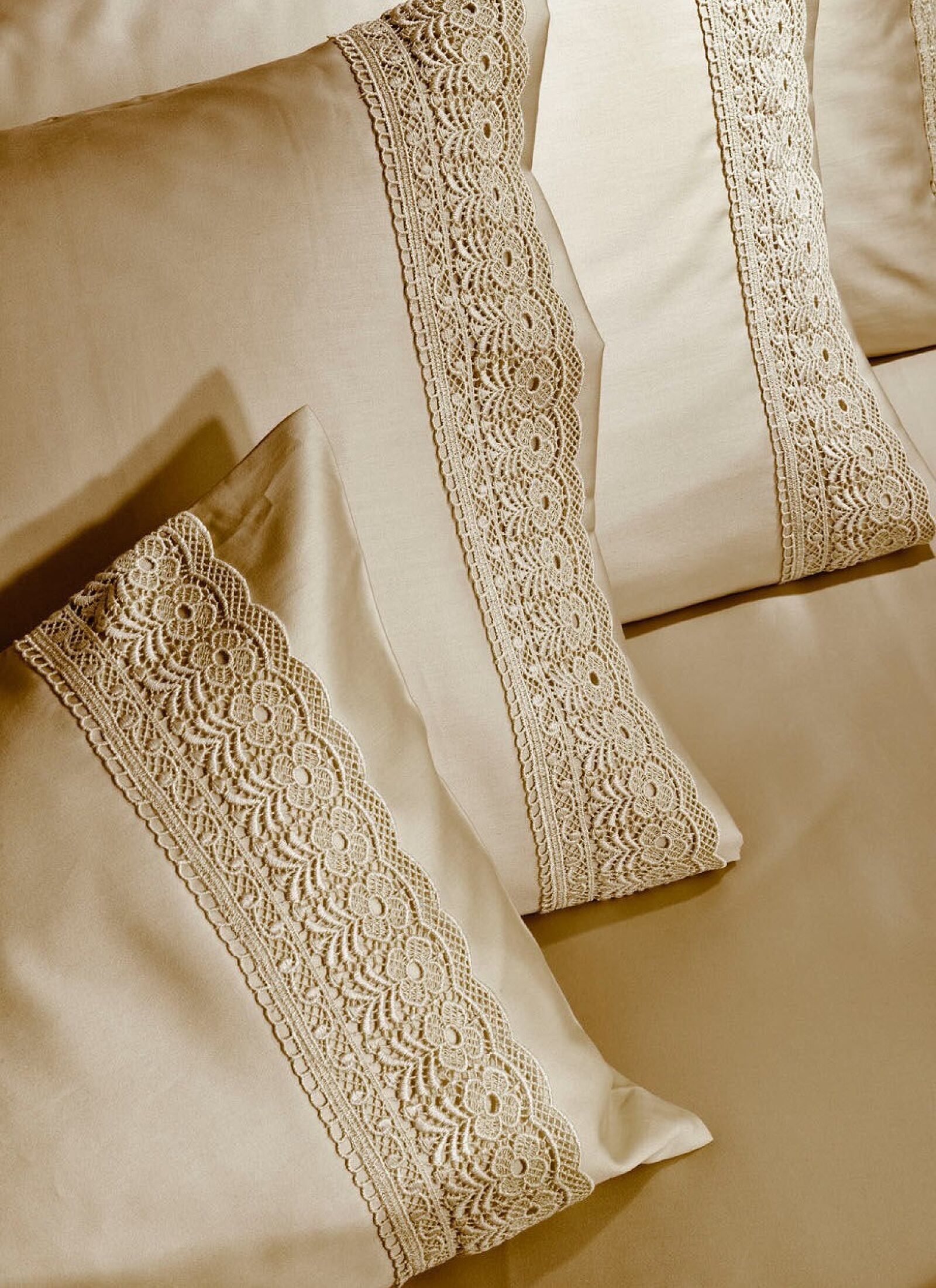 QUEEN SHEET SET LACE SAND (S250/3)