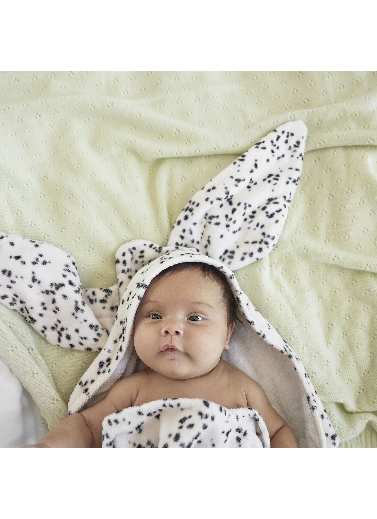 HOODED TOWEL DALMATIAN DOTS
