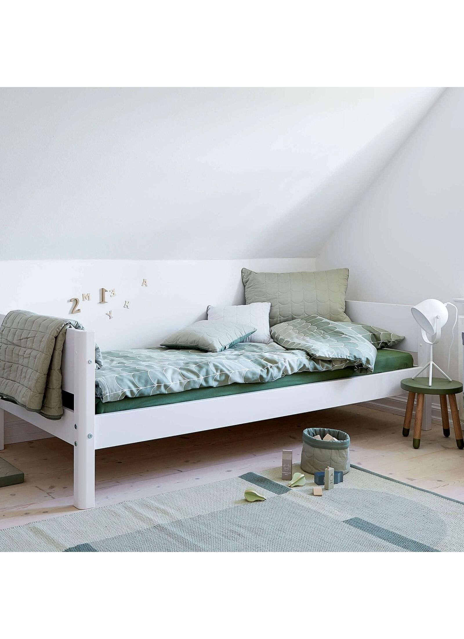 SINGLE BED WHITE (90X200)