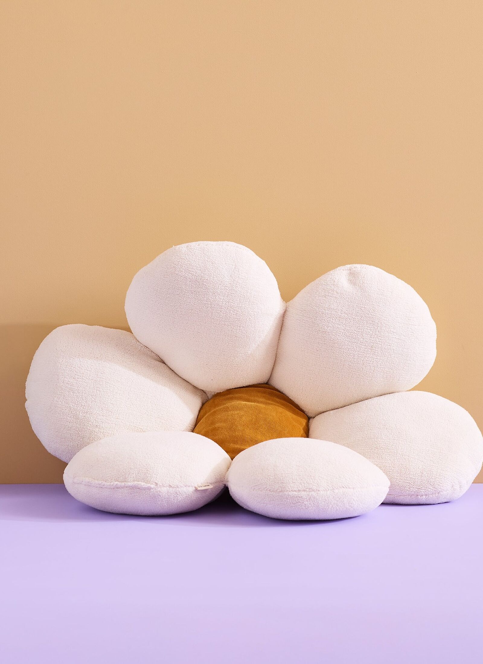 FLOOR CUSHION WITH FLOWER