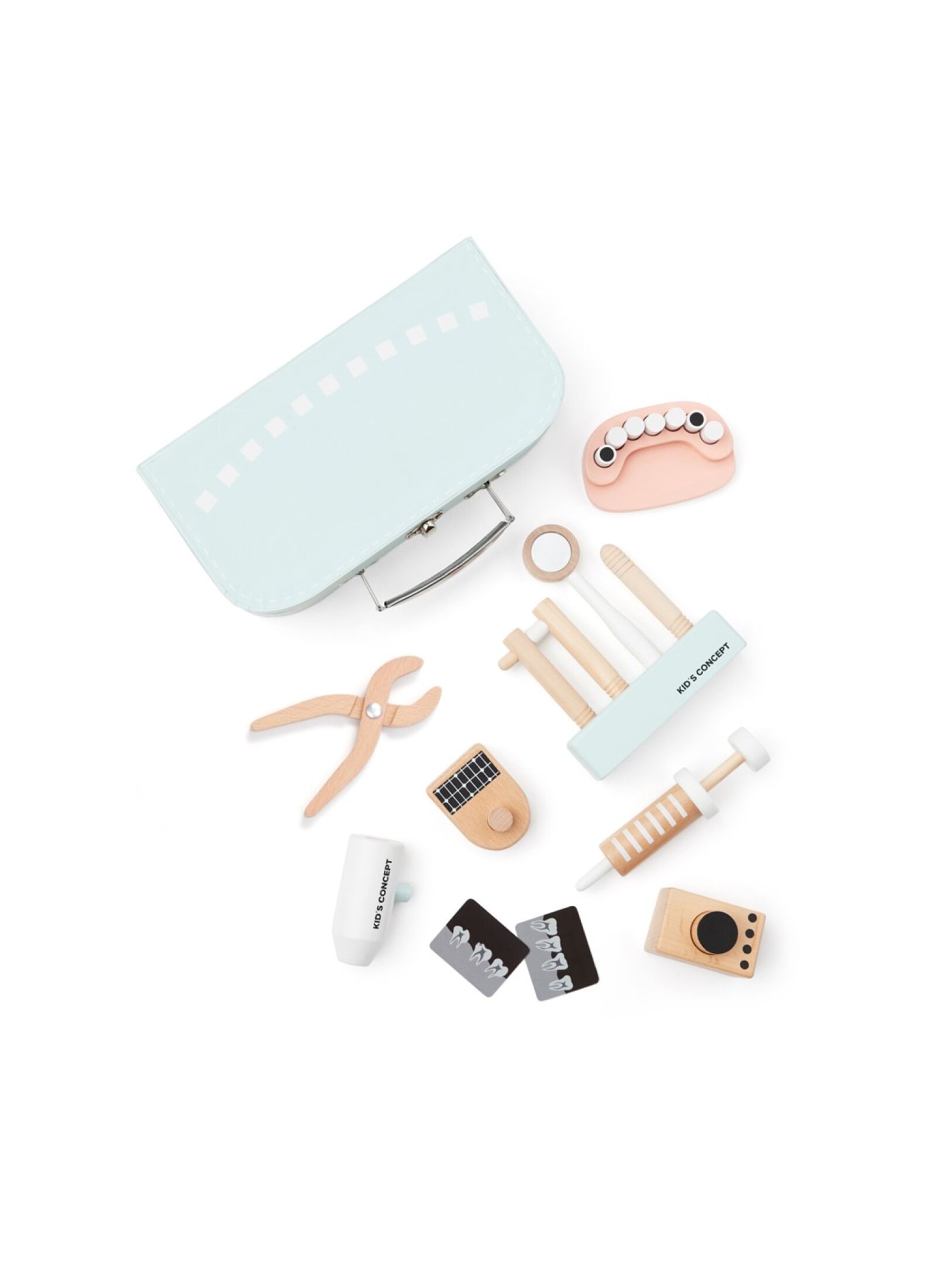 WOODEN DENTIST SET