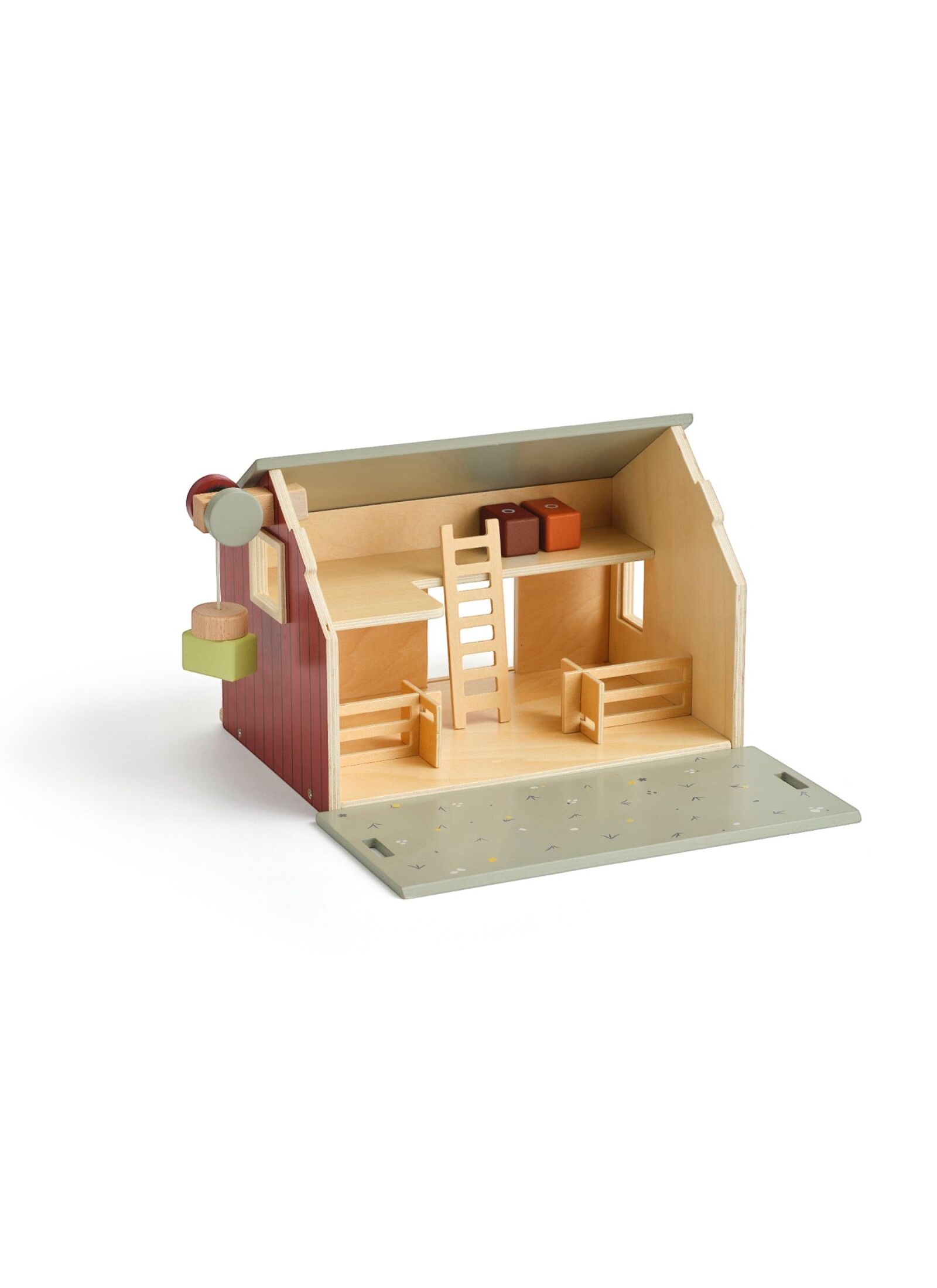 WOODEN FARM WITH SOLAR PANELS AIDEN