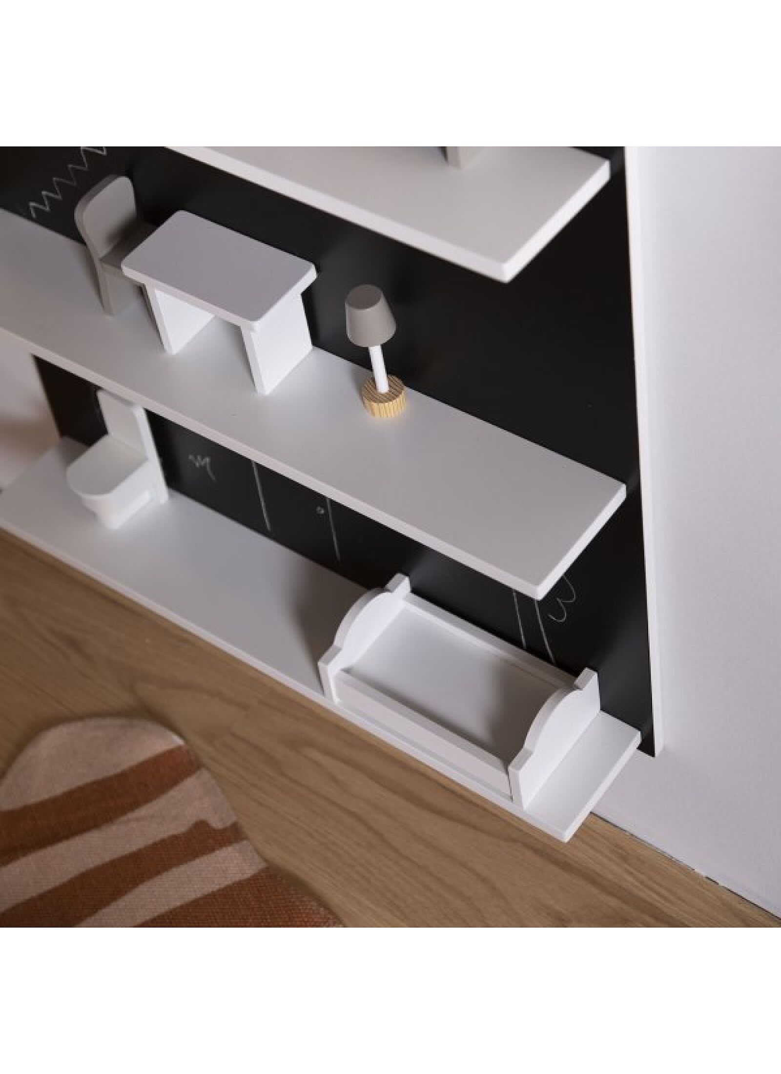 BLACKBOARD SHELF