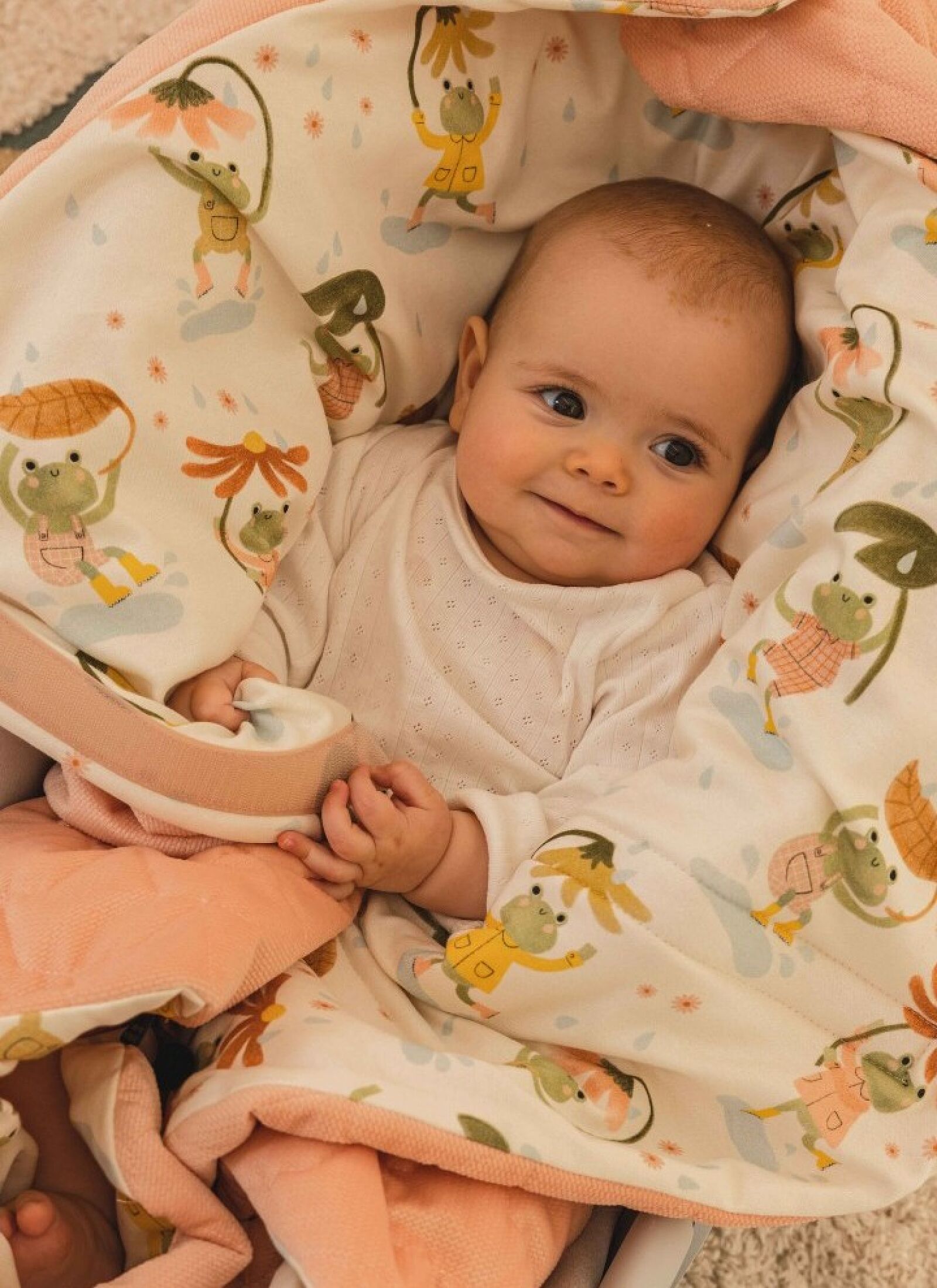 CAR SEAT BLANKET BANDANA CREAM