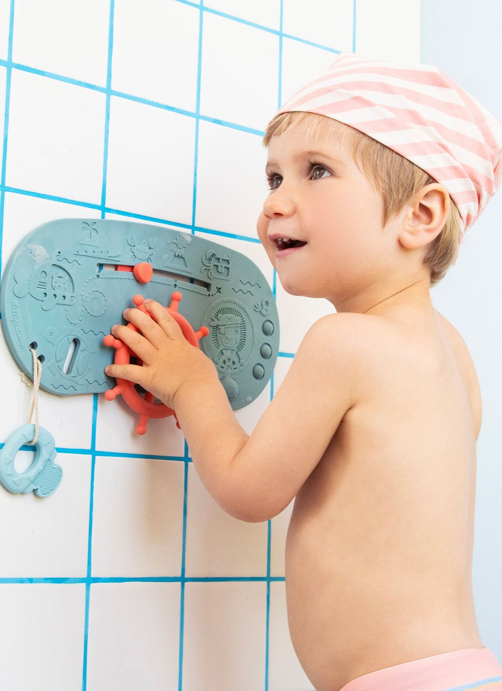 PIRATE SHIP STEERING WHEEL BATH TOY