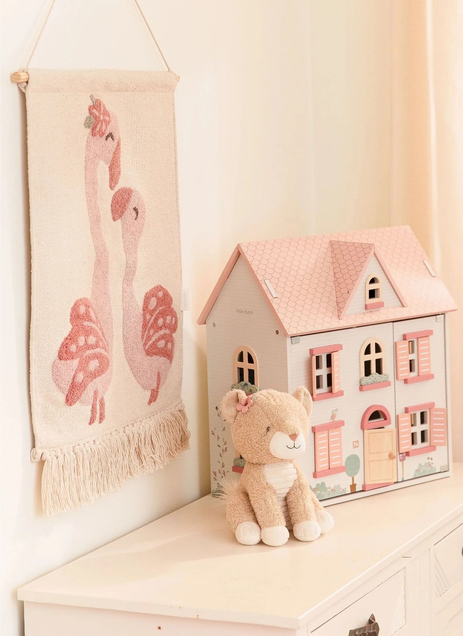 WALL HANGING FLAMINGO