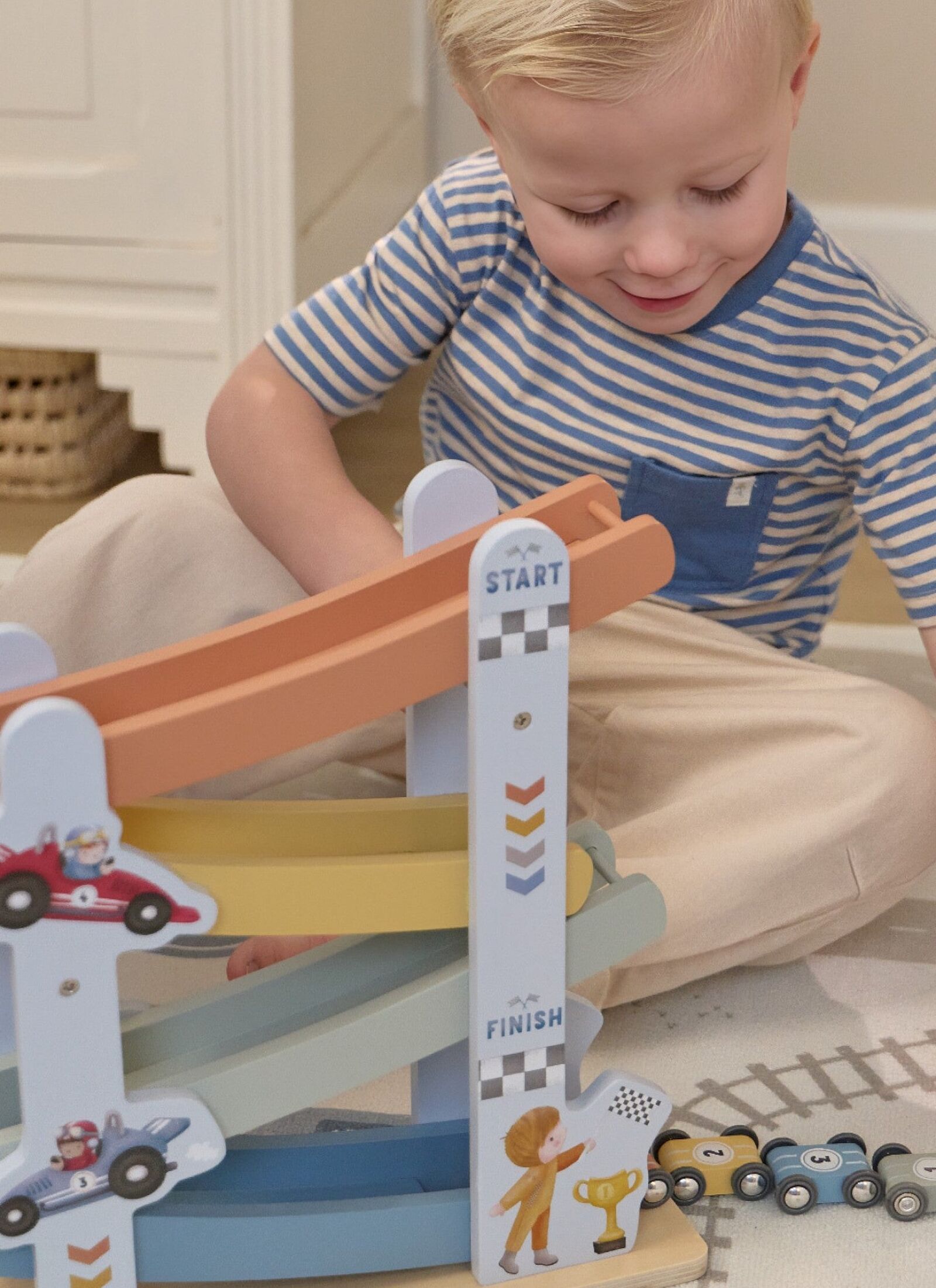 WOODEN RAMP RACE TRACK CARS