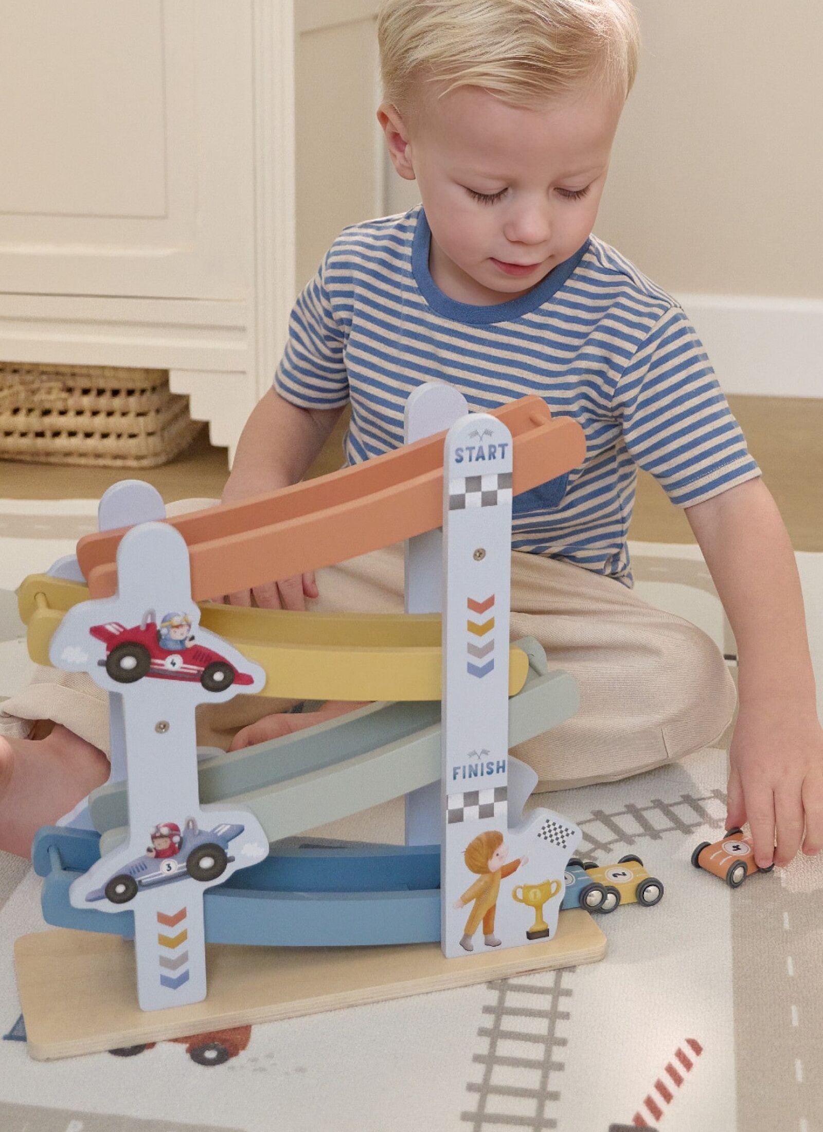 WOODEN RAMP RACE TRACK CARS
