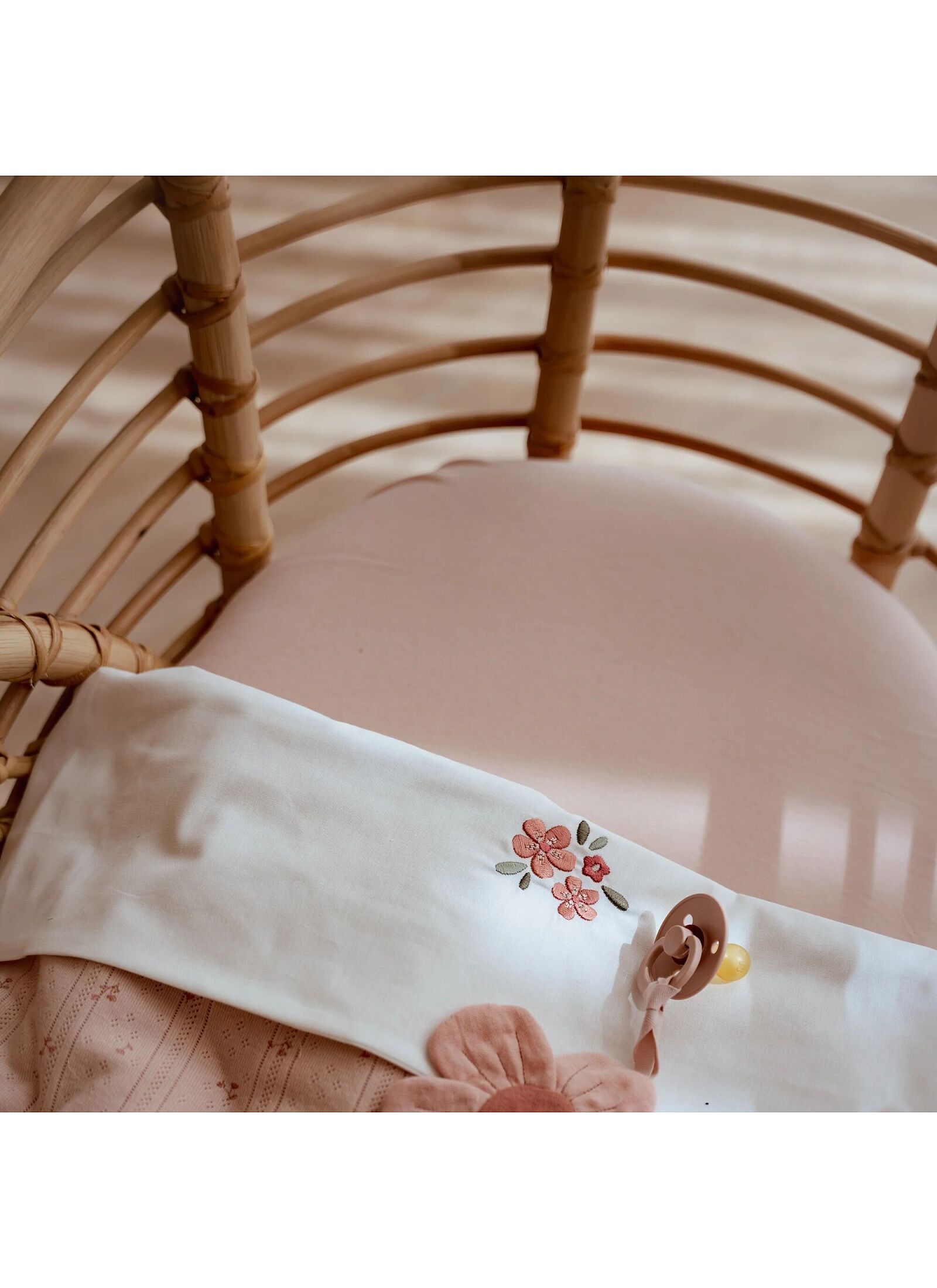 CRIB FITTED SHEET PURE BLOSSOM
