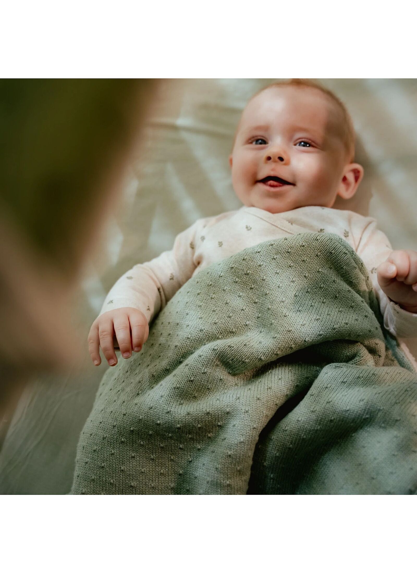 KNITTED CRIB BLANKET (110X140) PURE SAGE