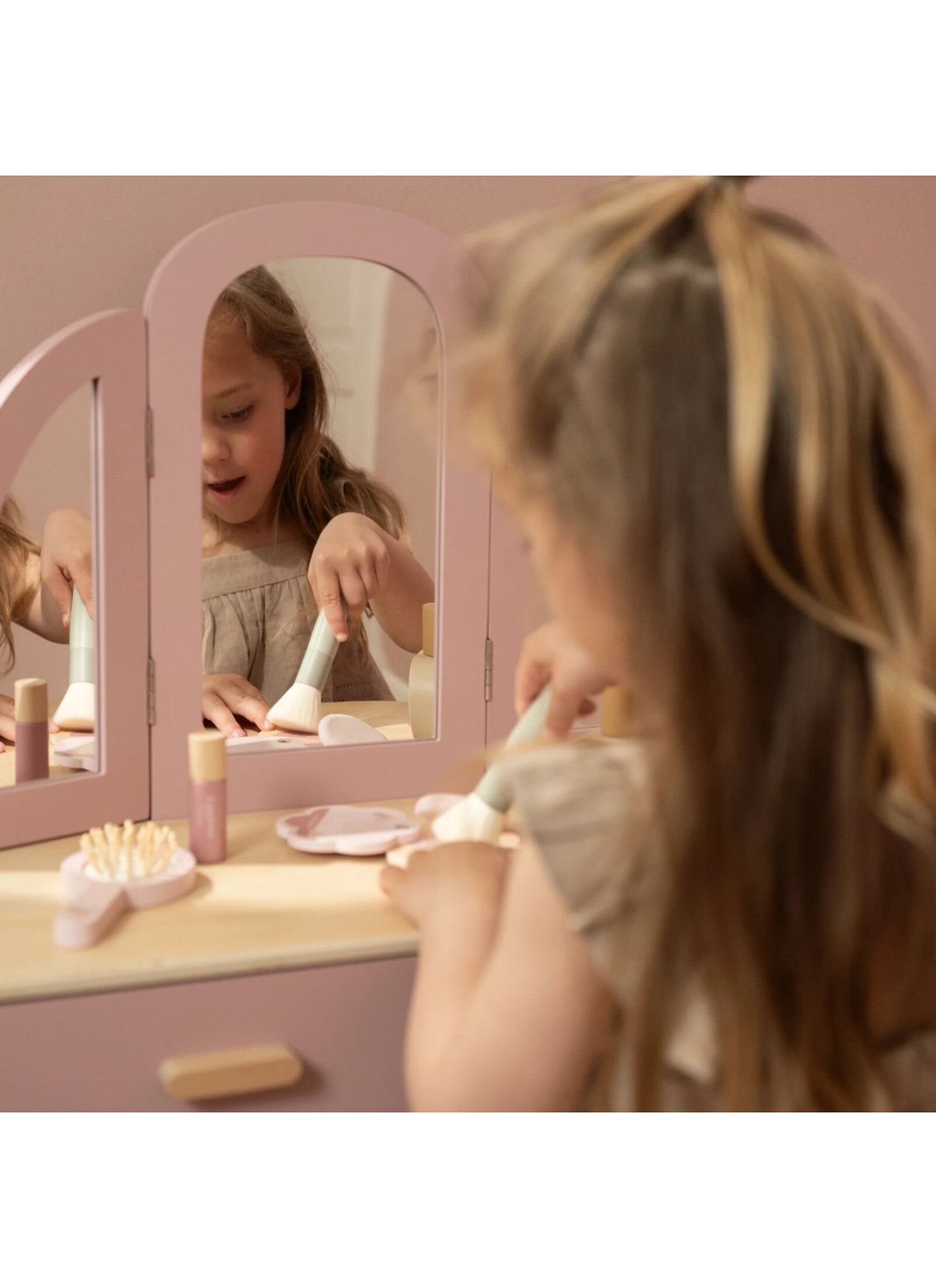 WOODEN TOY BOUDOIR PINK