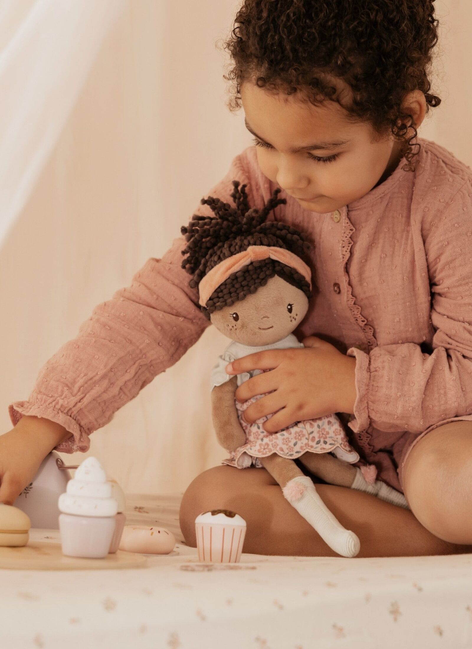 MEDIUM DOLL EVI