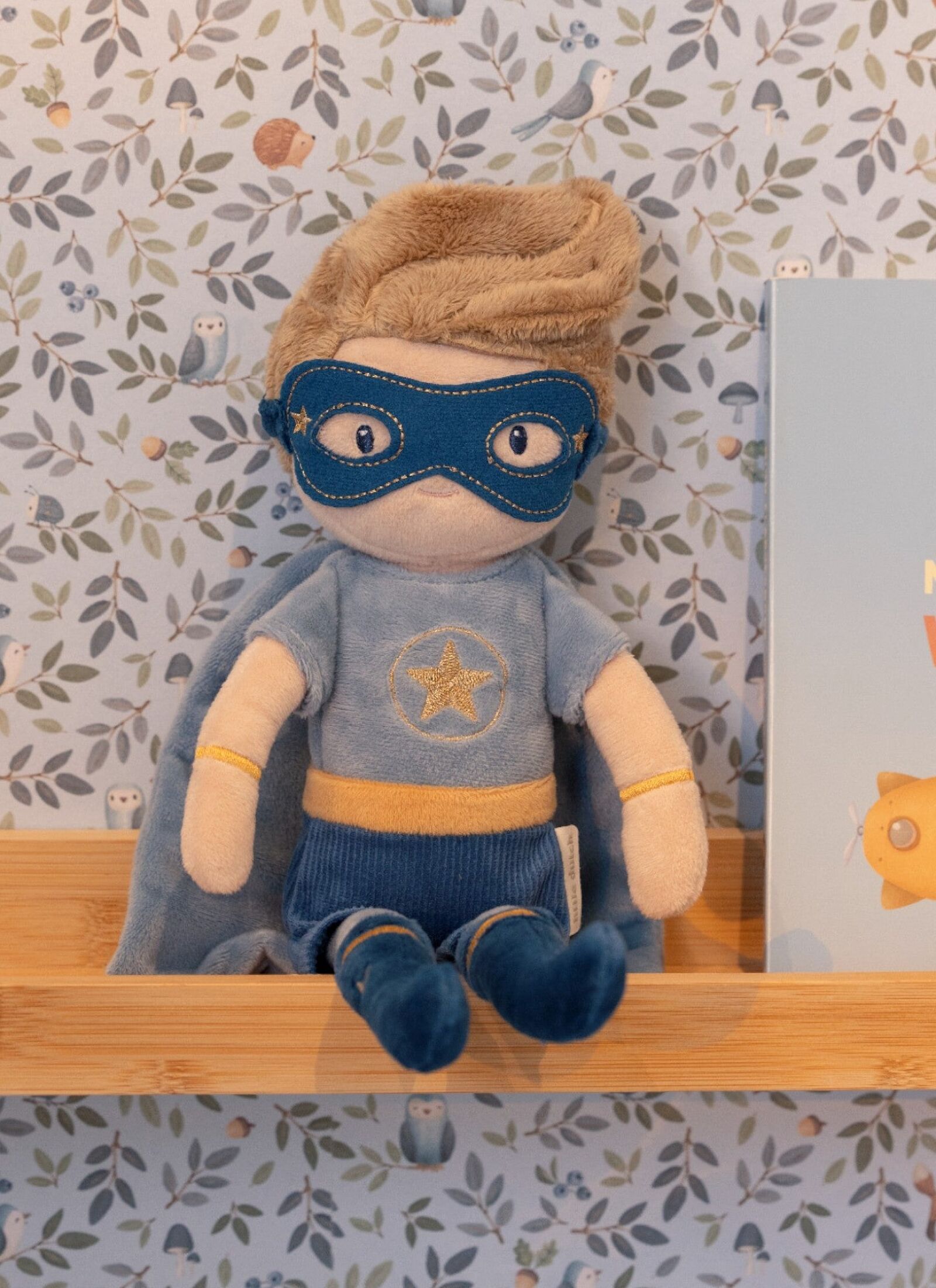 DOLL MEDIUM SUPERHERO JIM