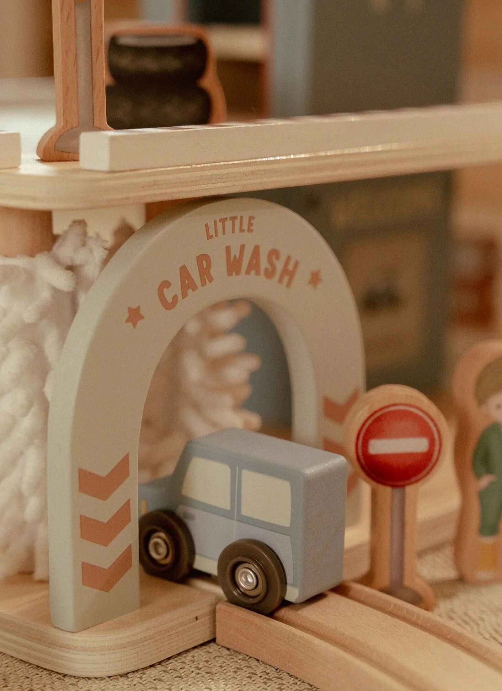 TOY GARAGE