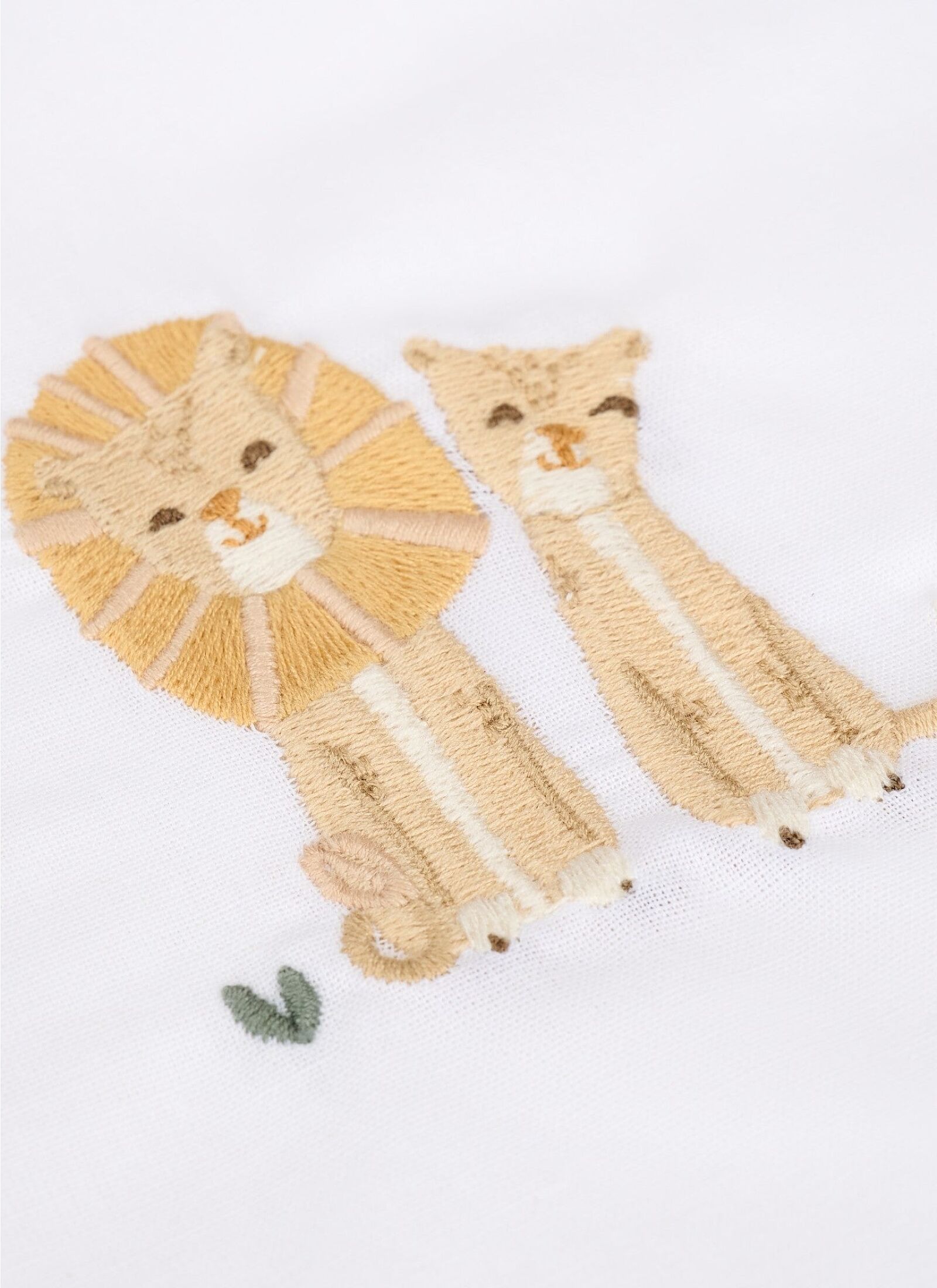CRADDLE SHEET LION