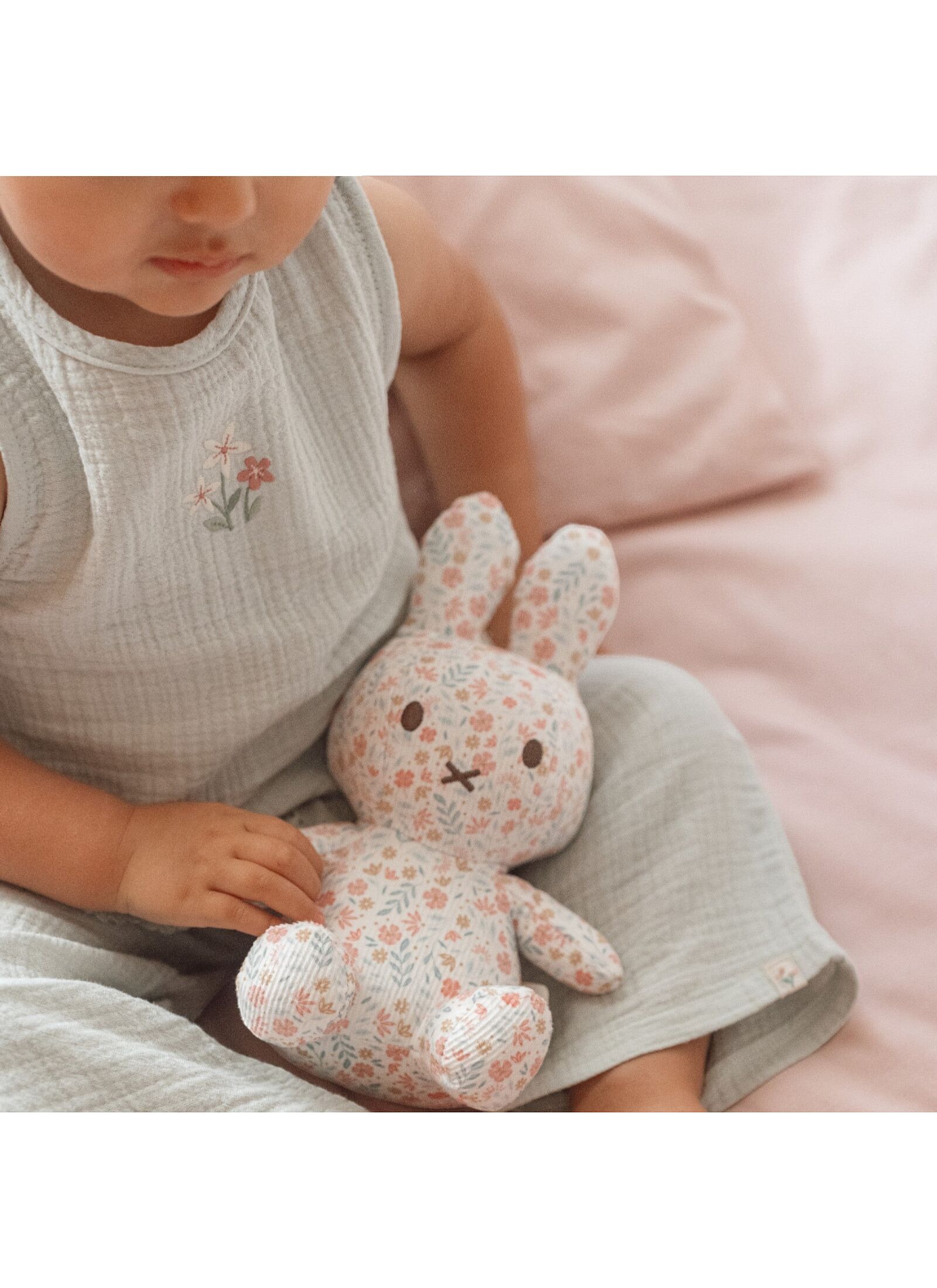 SOFT TOY 20CM MIFFY LUCKY BLOSSOM ALL OVER