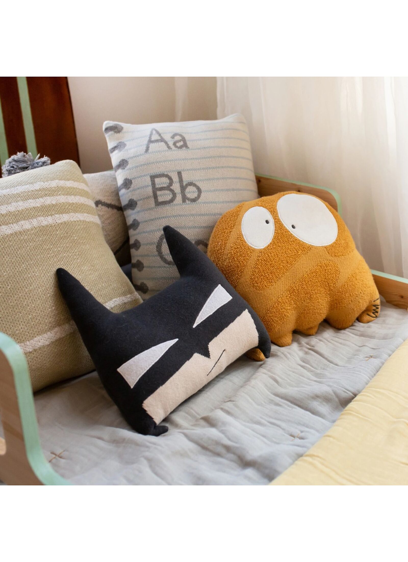 CUSHION GHOSTY