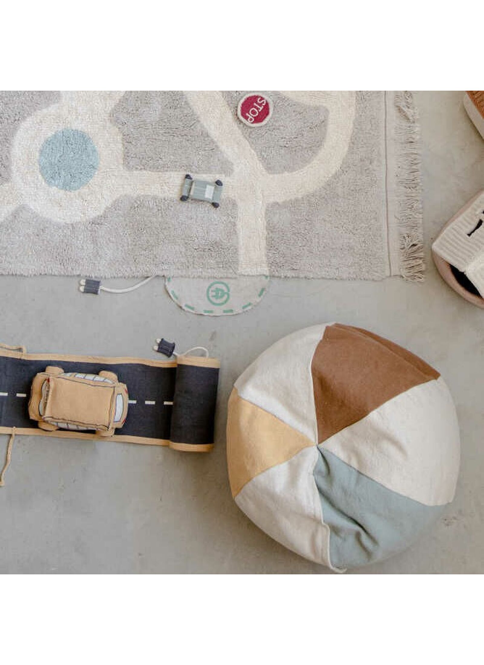 FLOOR CUSHION BALL