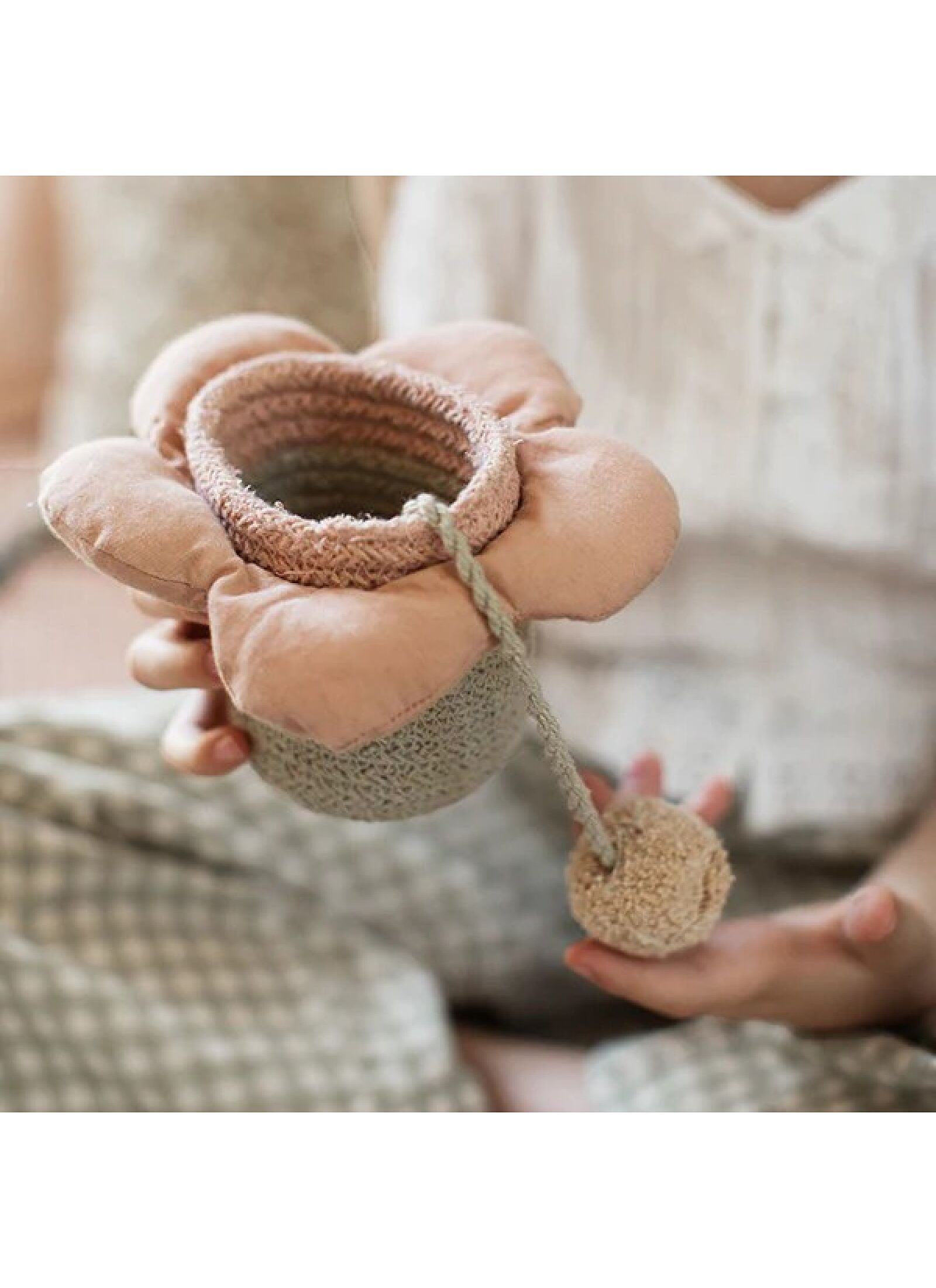 CUP &AMP; BALL FLOWER