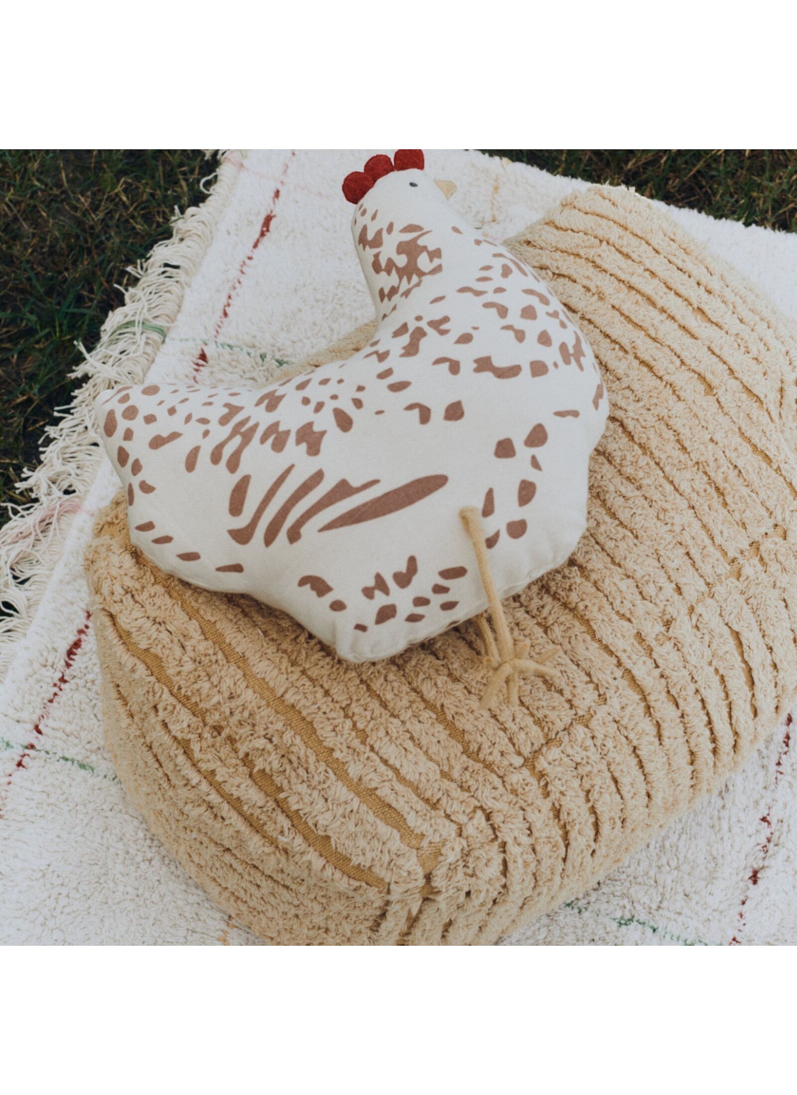 CUSHION HEN