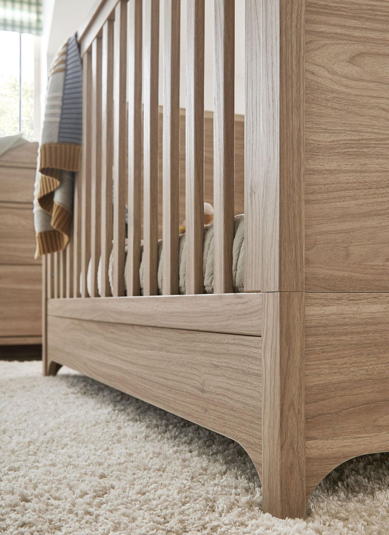 CRIB BARTON OAK