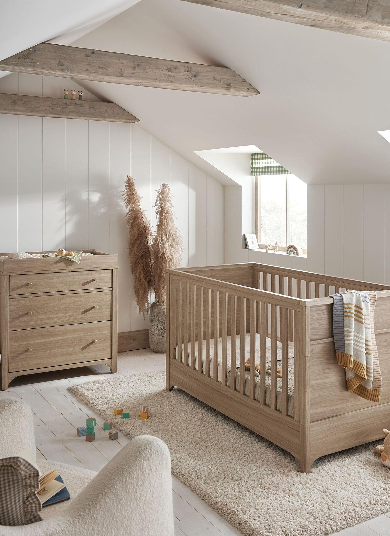 CRIB &AMP; DRESSER-CHANGER UNIT BARTON OAK