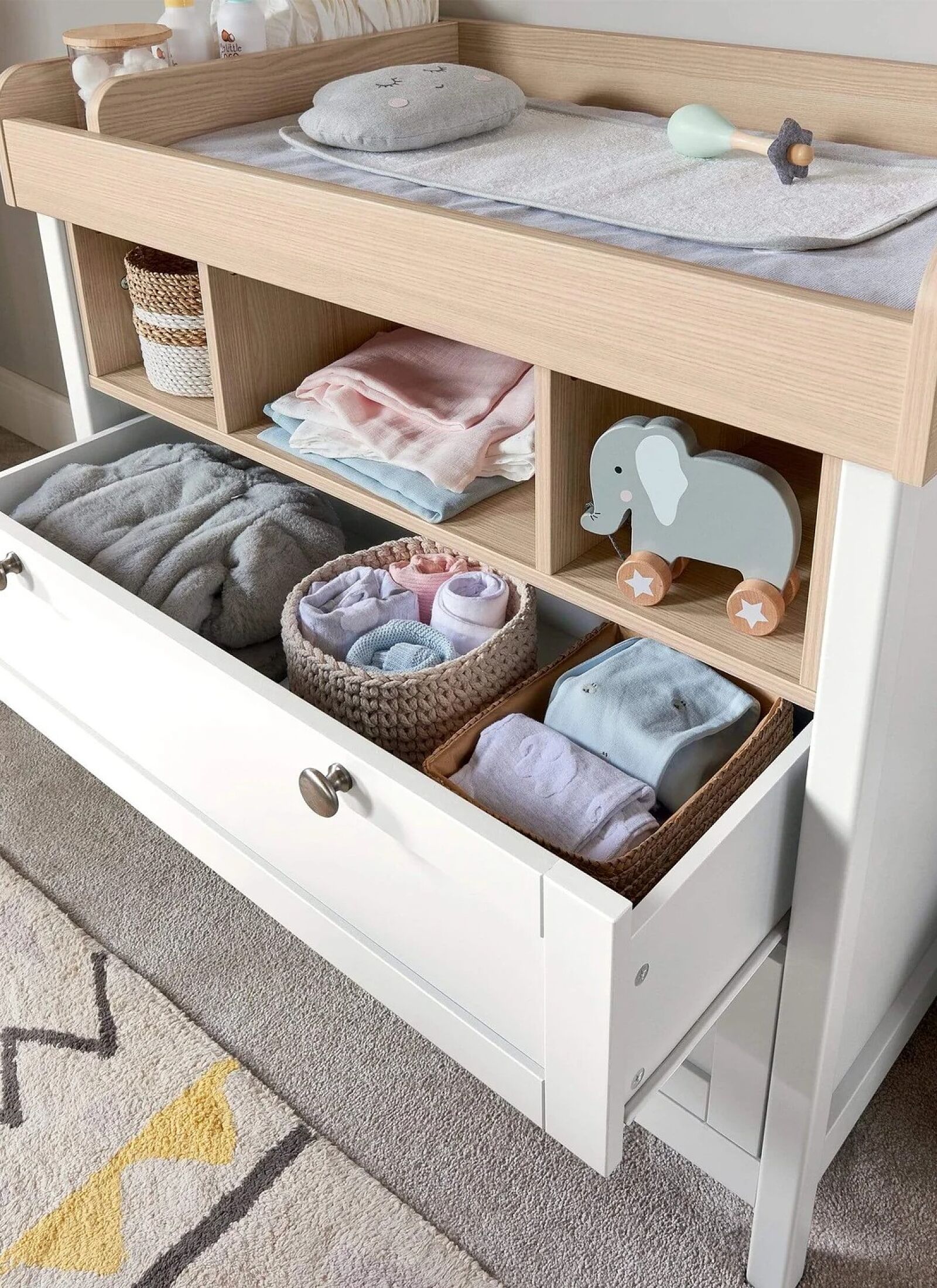 CRIB &AMP; DRESSER-CHANGER UNIT HARWELL WHITE/NATURAL