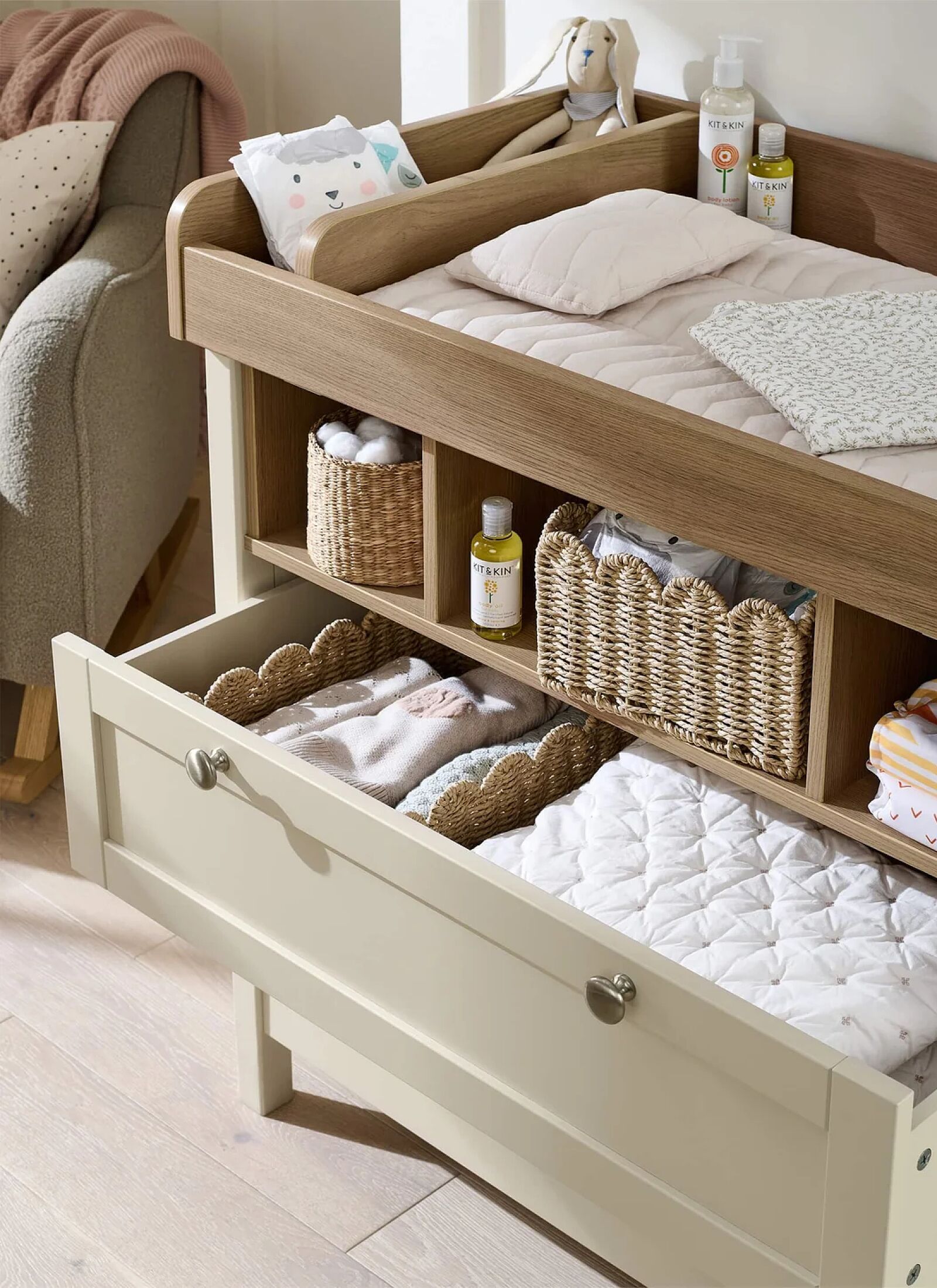 CRIB &AMP; DRESSER-CHANGER UNIT HARWELL CASHMERE