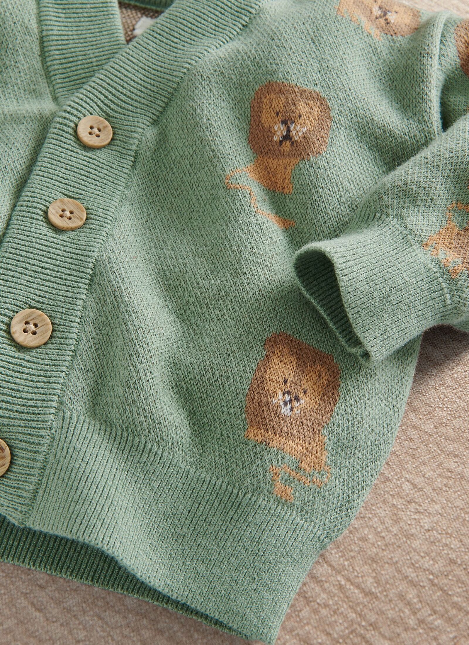 KNIT CARDIGAN LION