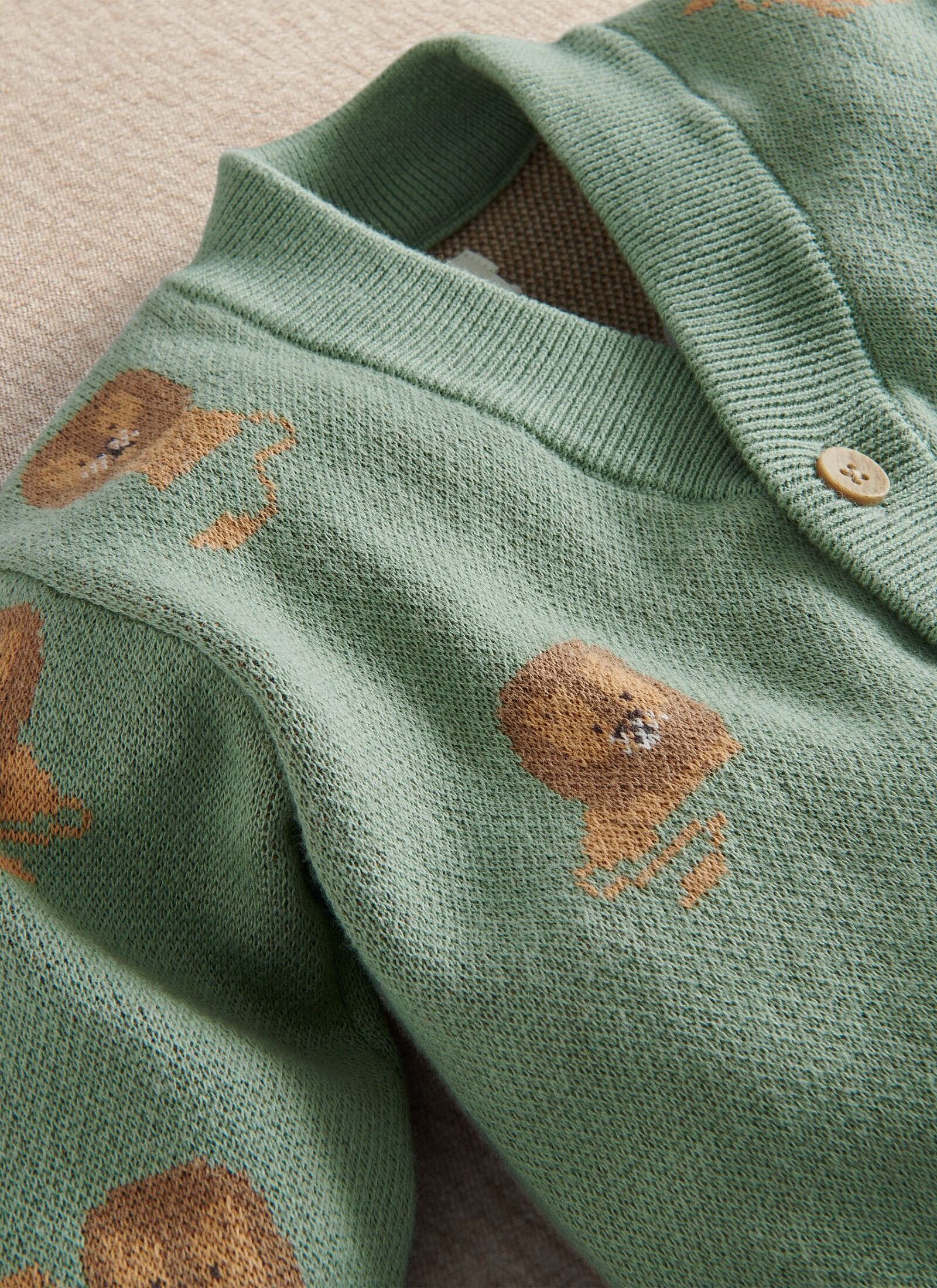 KNIT CARDIGAN LION