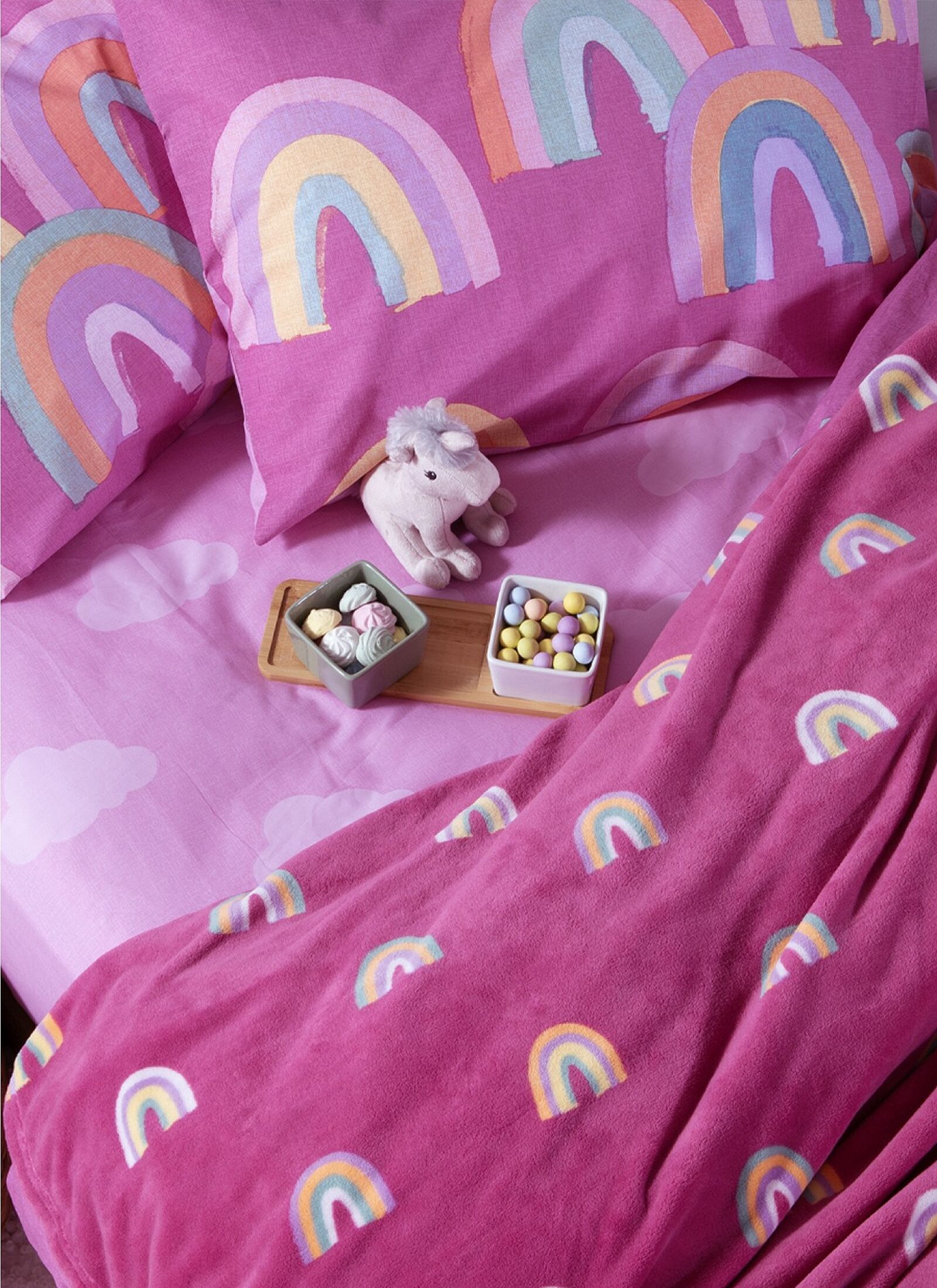 ADULT BLANKET (160X220) RAINBOW FUCHSIA
