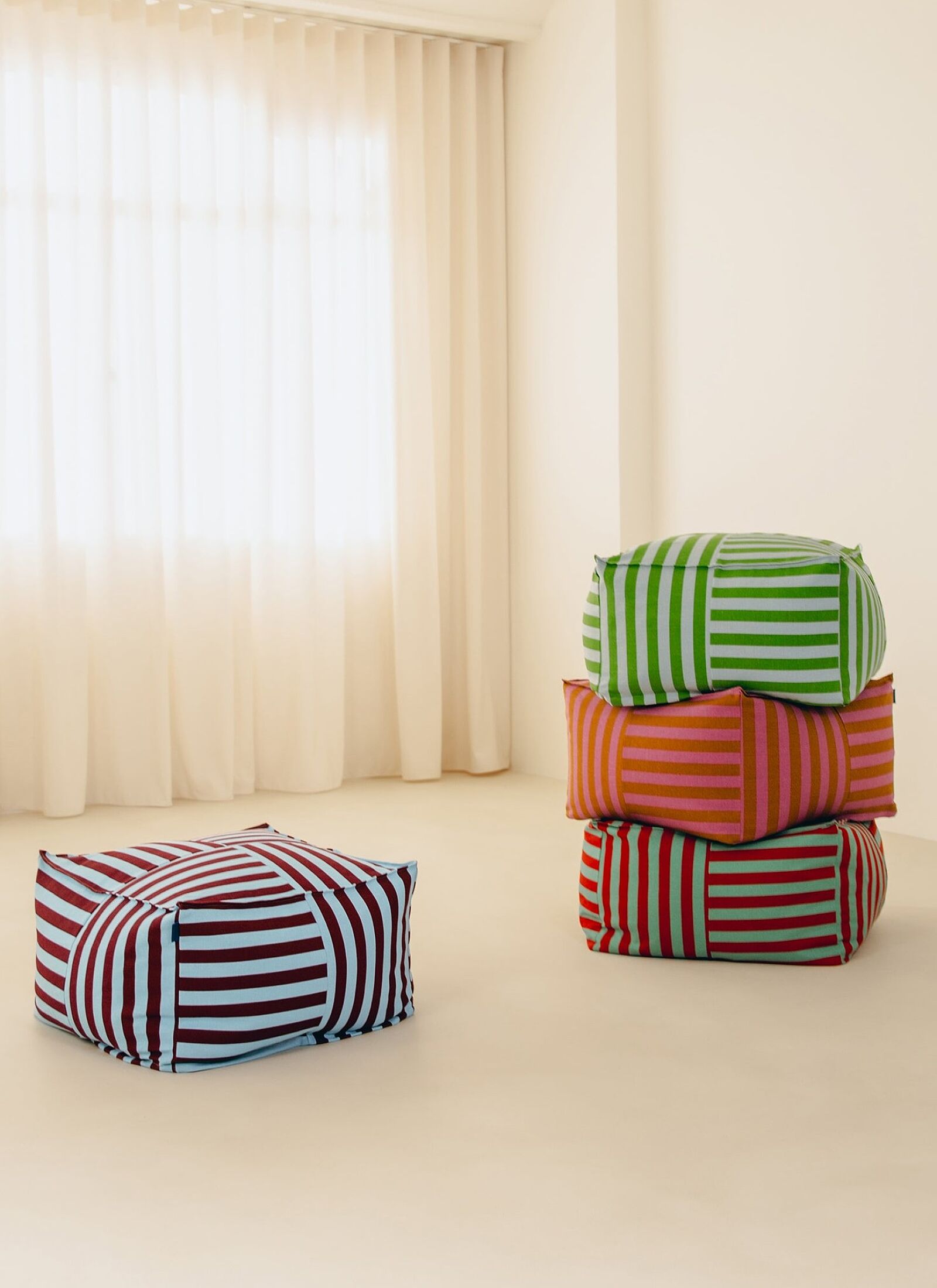 ADULT POUF GREEN BLUE STRIPES