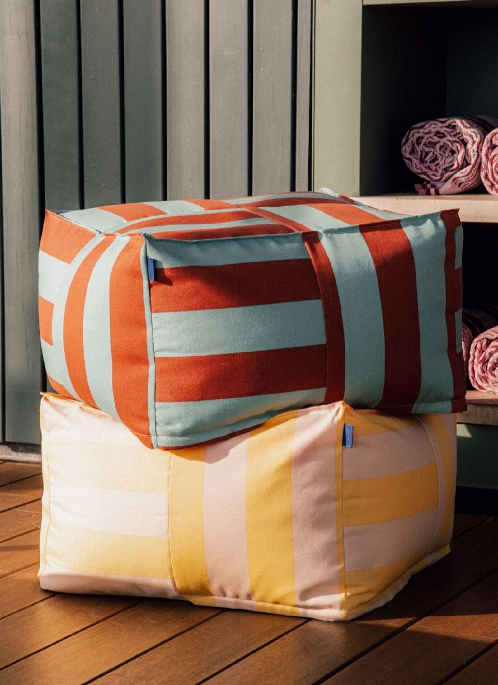 ADULT OUTDOOR POUF TOFFEE BLUE STRIPES