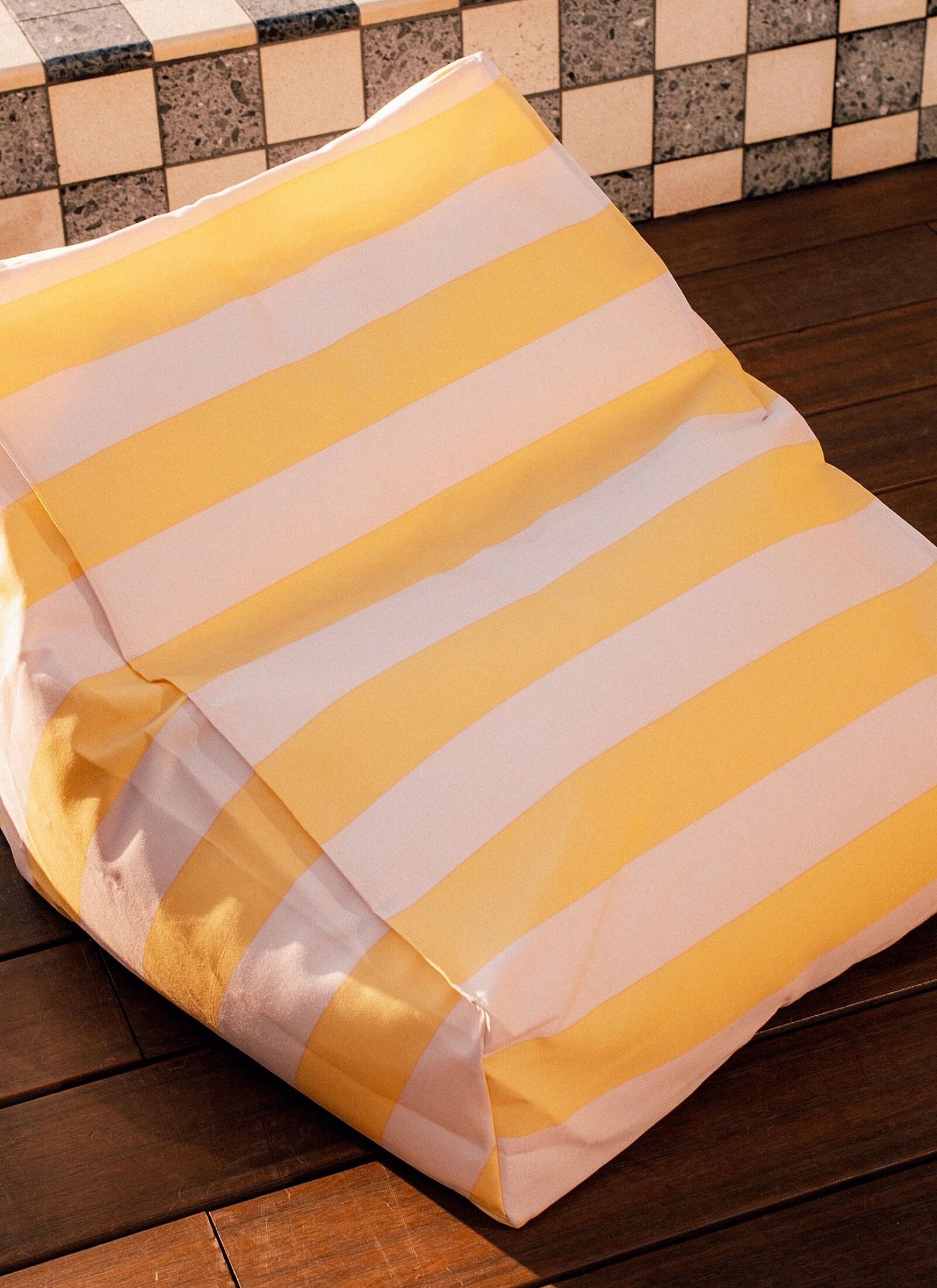 CHILDREN'S OUTDOOR POUF CHAIR YELLOW PINK STRIPES