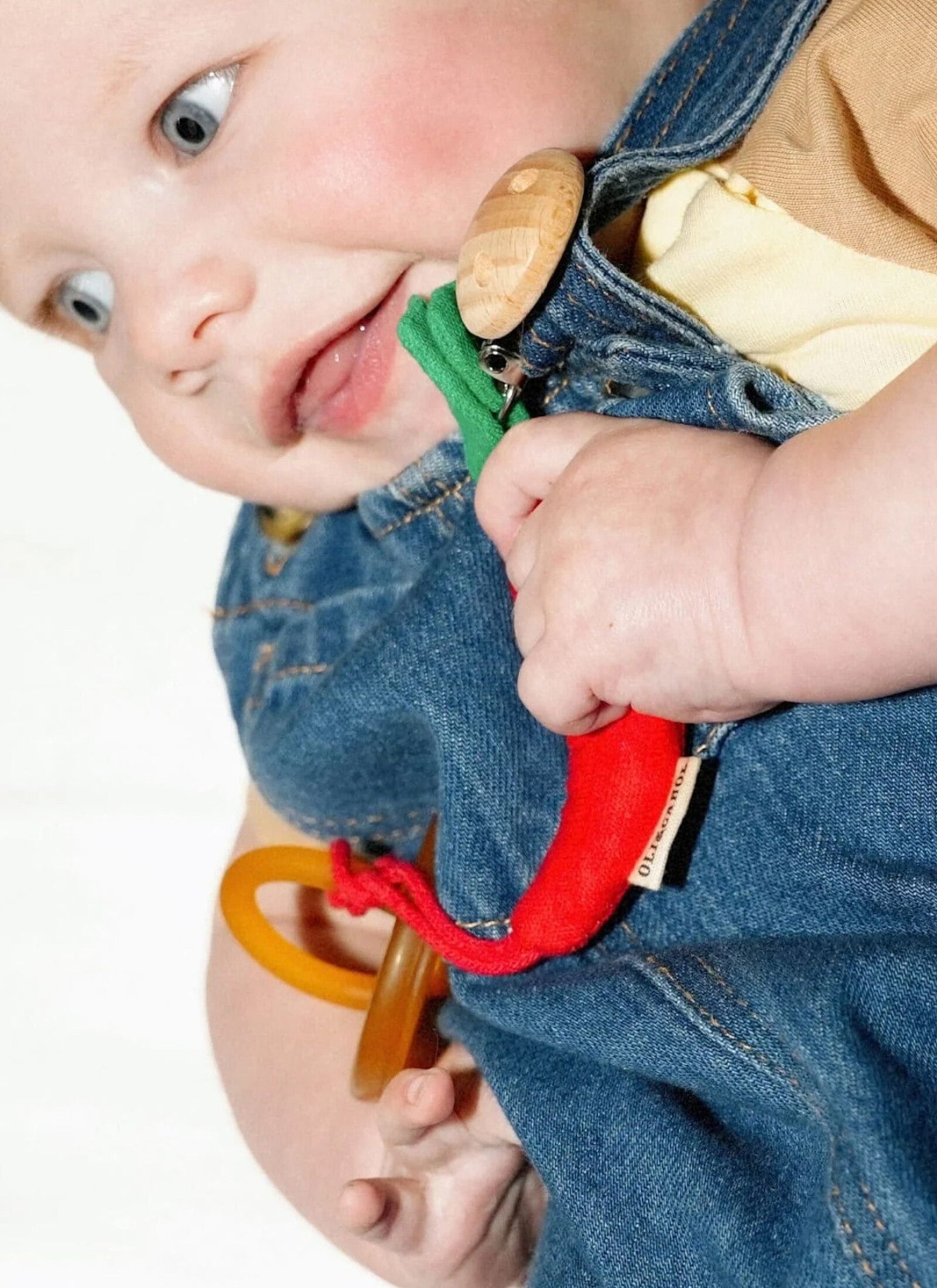 PACIFIER CLIP CHILI PEPPER
