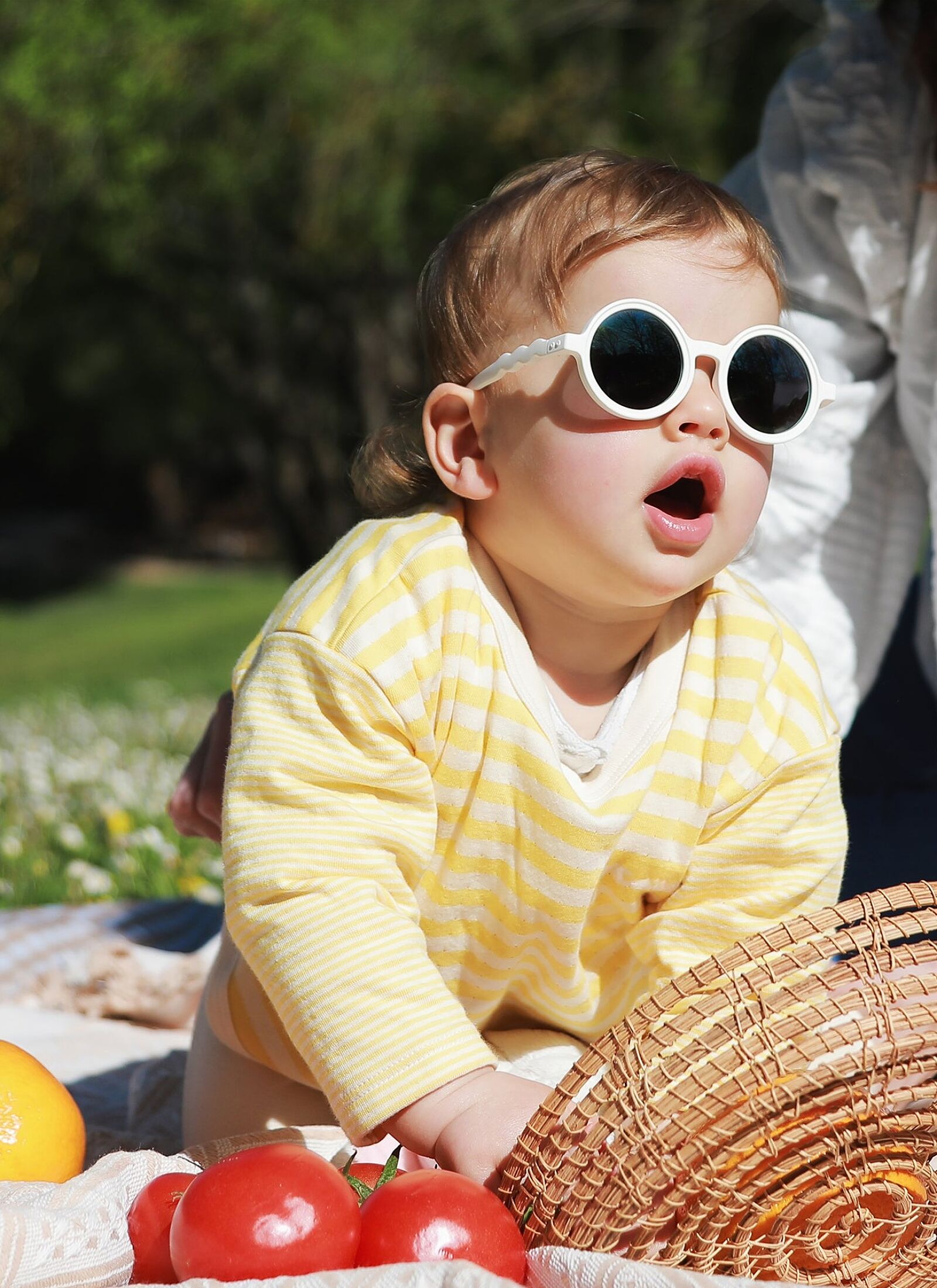 CHILDREN'S SUNGLASSES (18-36M) SHARK WHITE