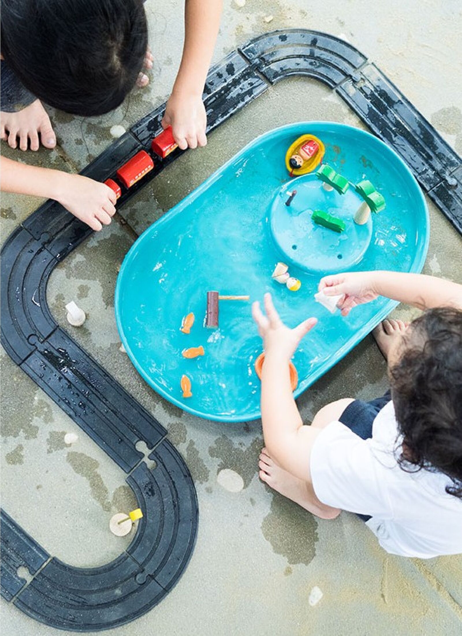 WATER PLAY SET