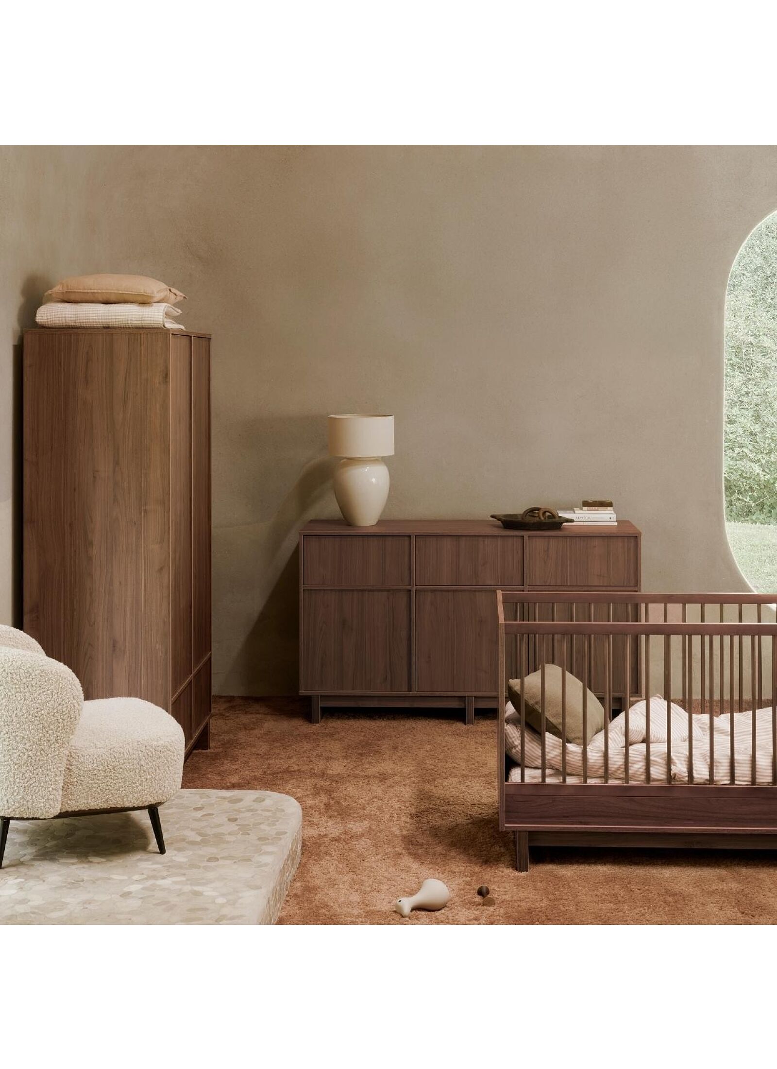 CRIB KYO WALNUT