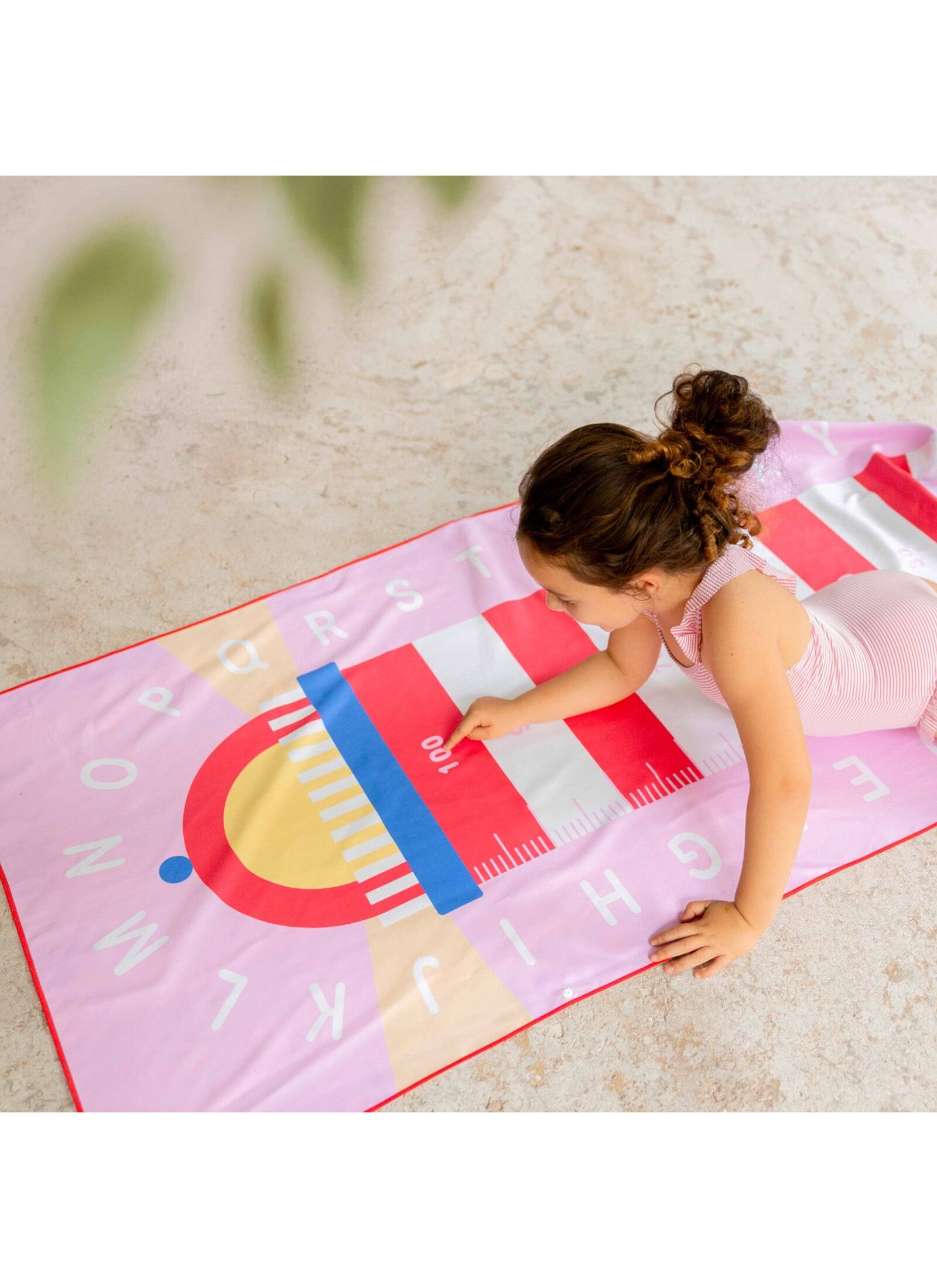 CHILDREN'S BEACH TOWEL LIGHTHOUSE
