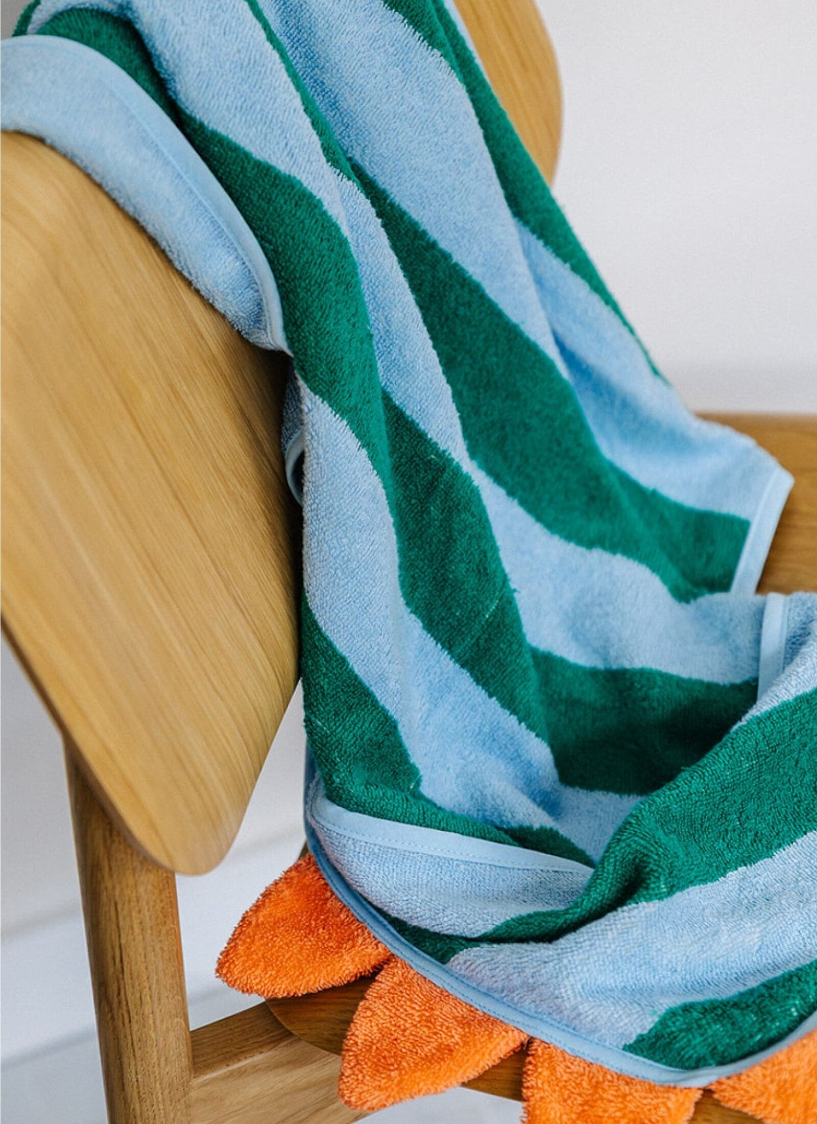 BATHROBE TOWEL DINOSAUR LAGOON