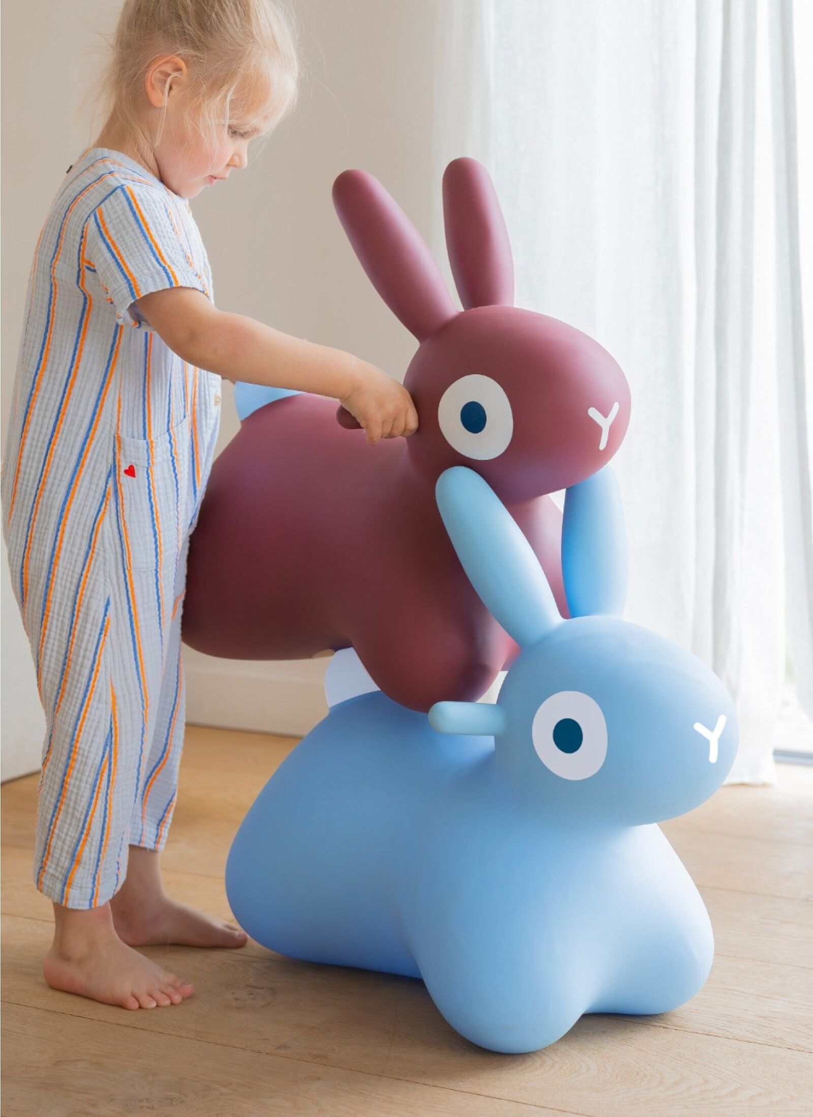 INFLATABLE ANIMAL BUNNY BORDEAUX