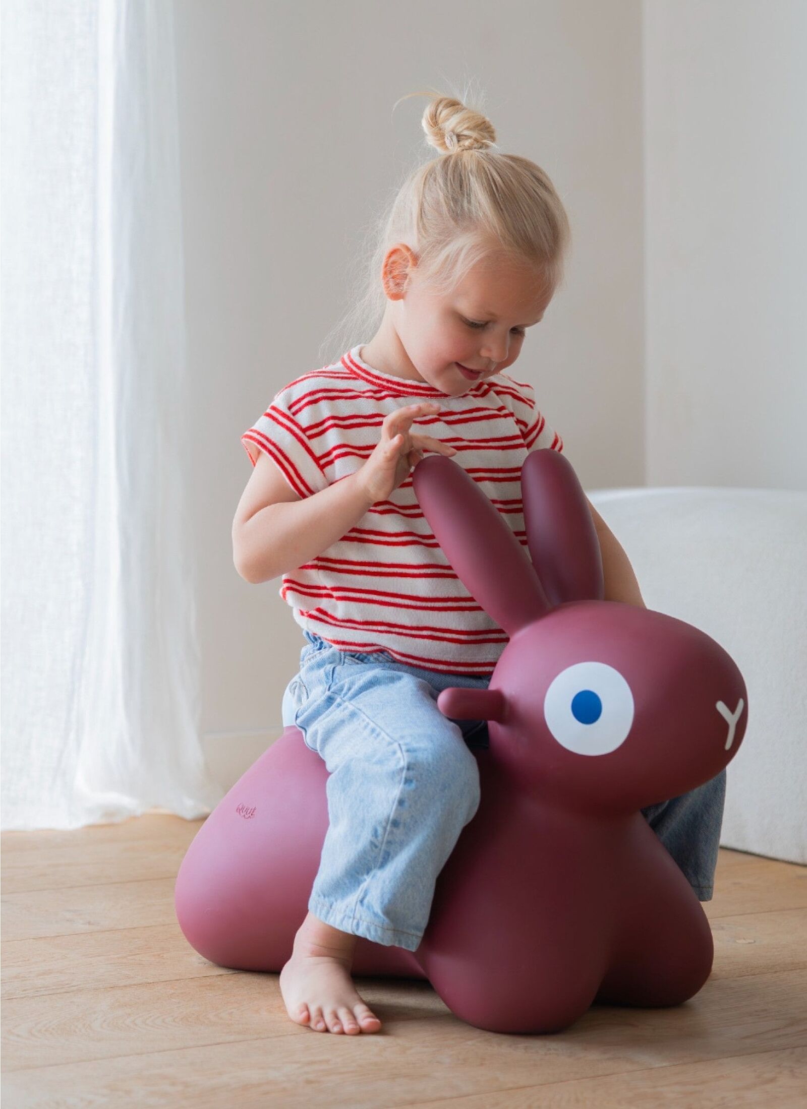 INFLATABLE ANIMAL BUNNY BORDEAUX