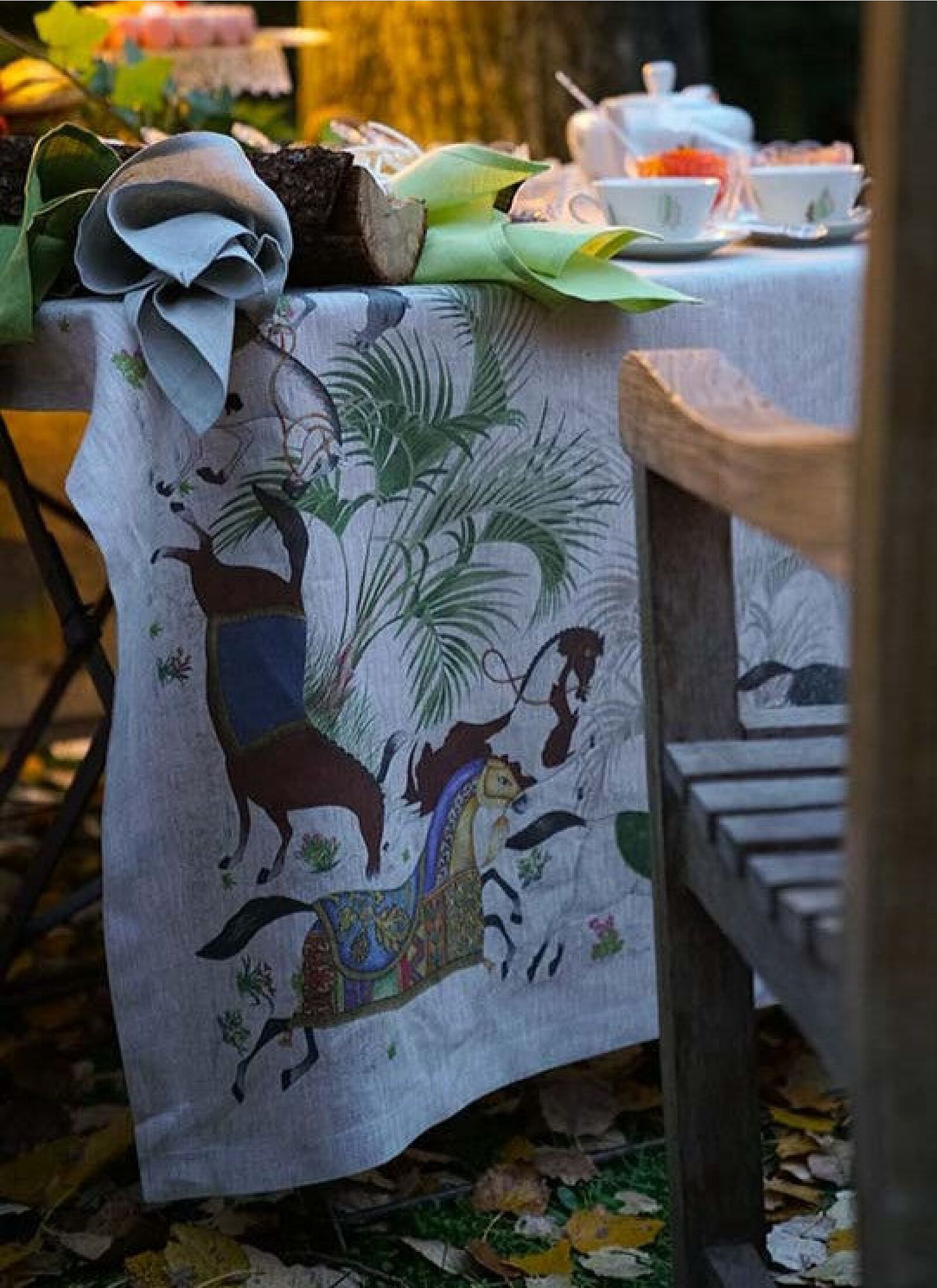 LINEN TABLECLOTH BARNUM
