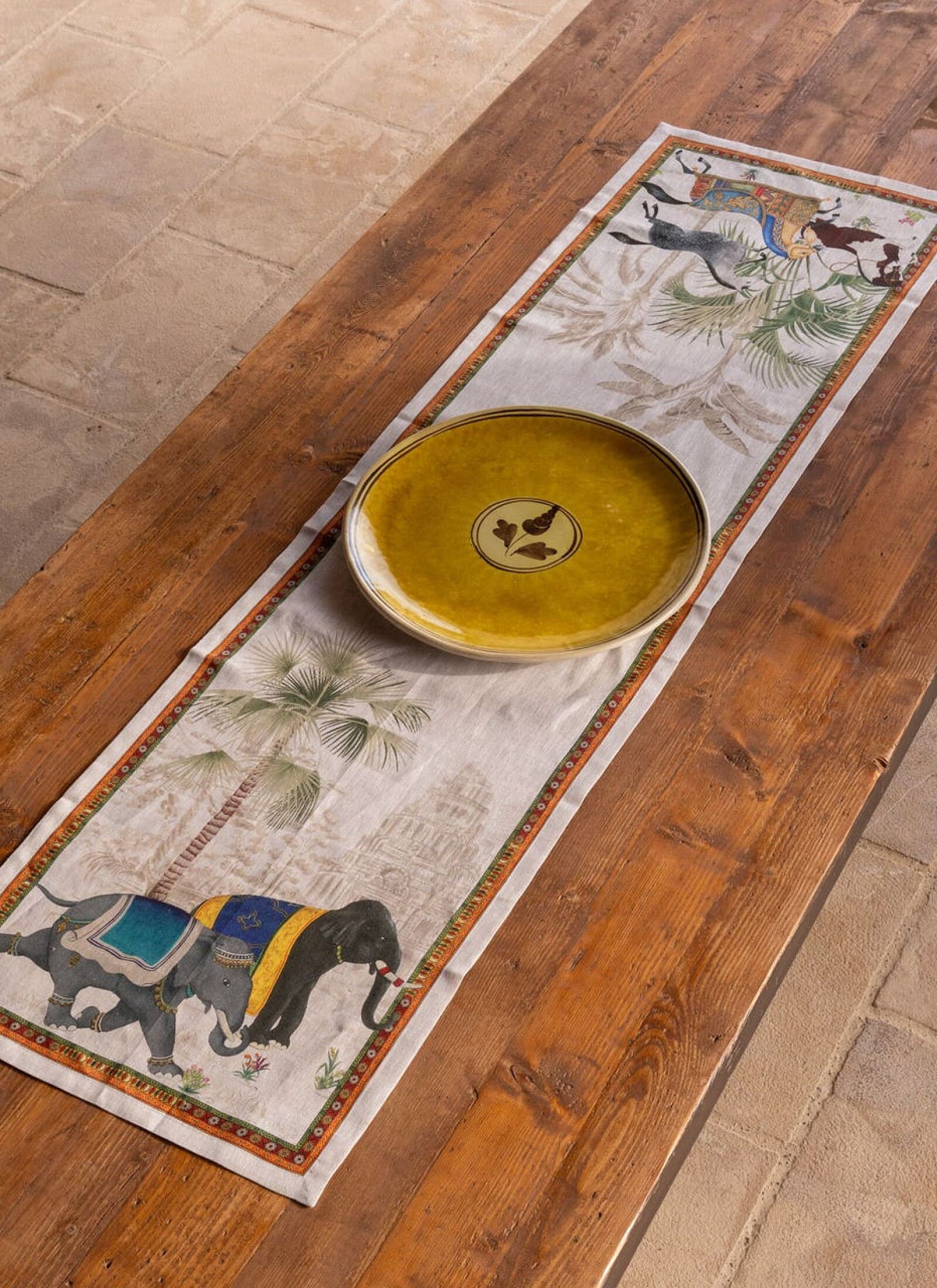 LINEN RUNNER BARNUM