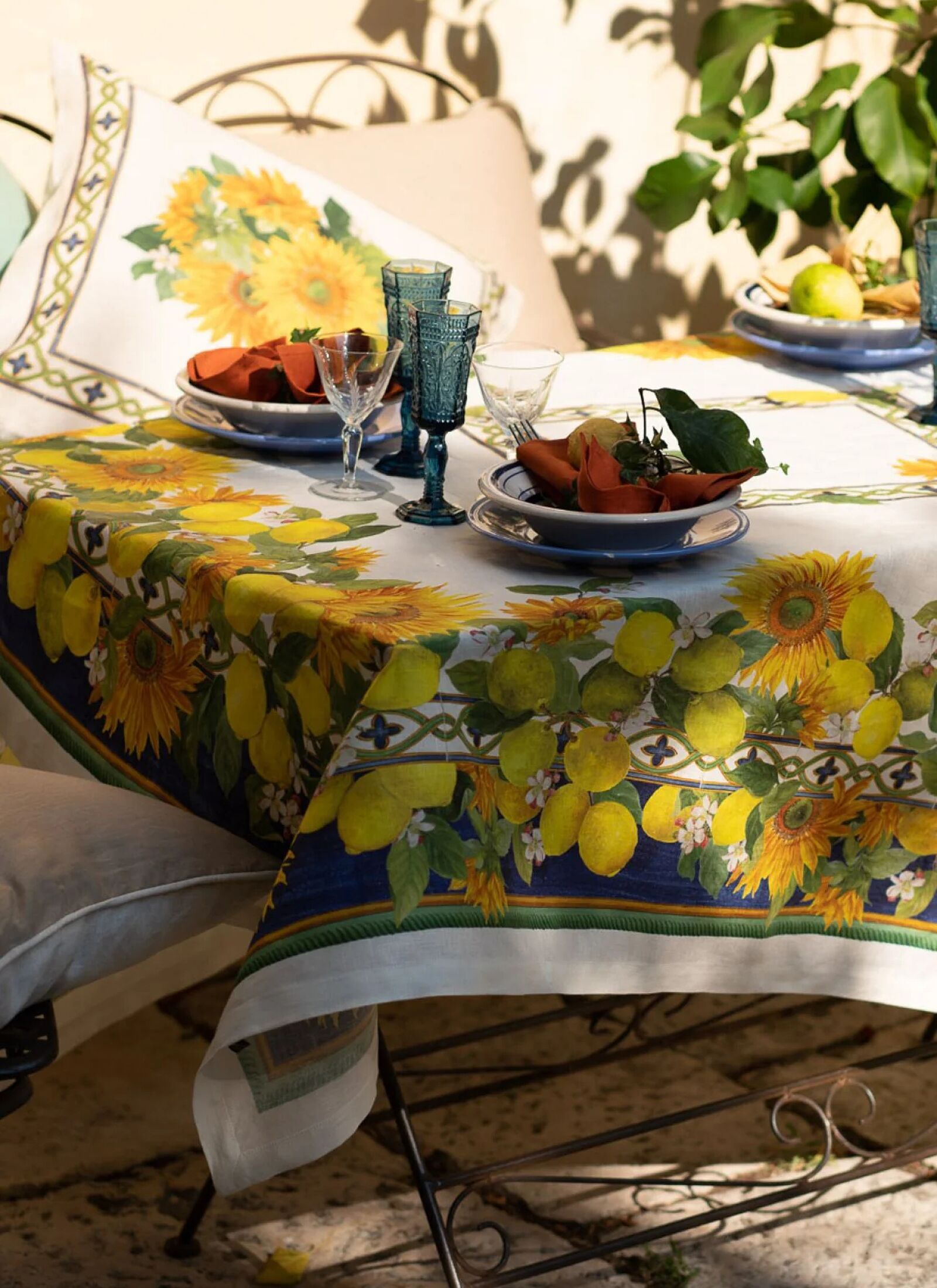 LINEN TABLECLOTH ETRUSCAN
