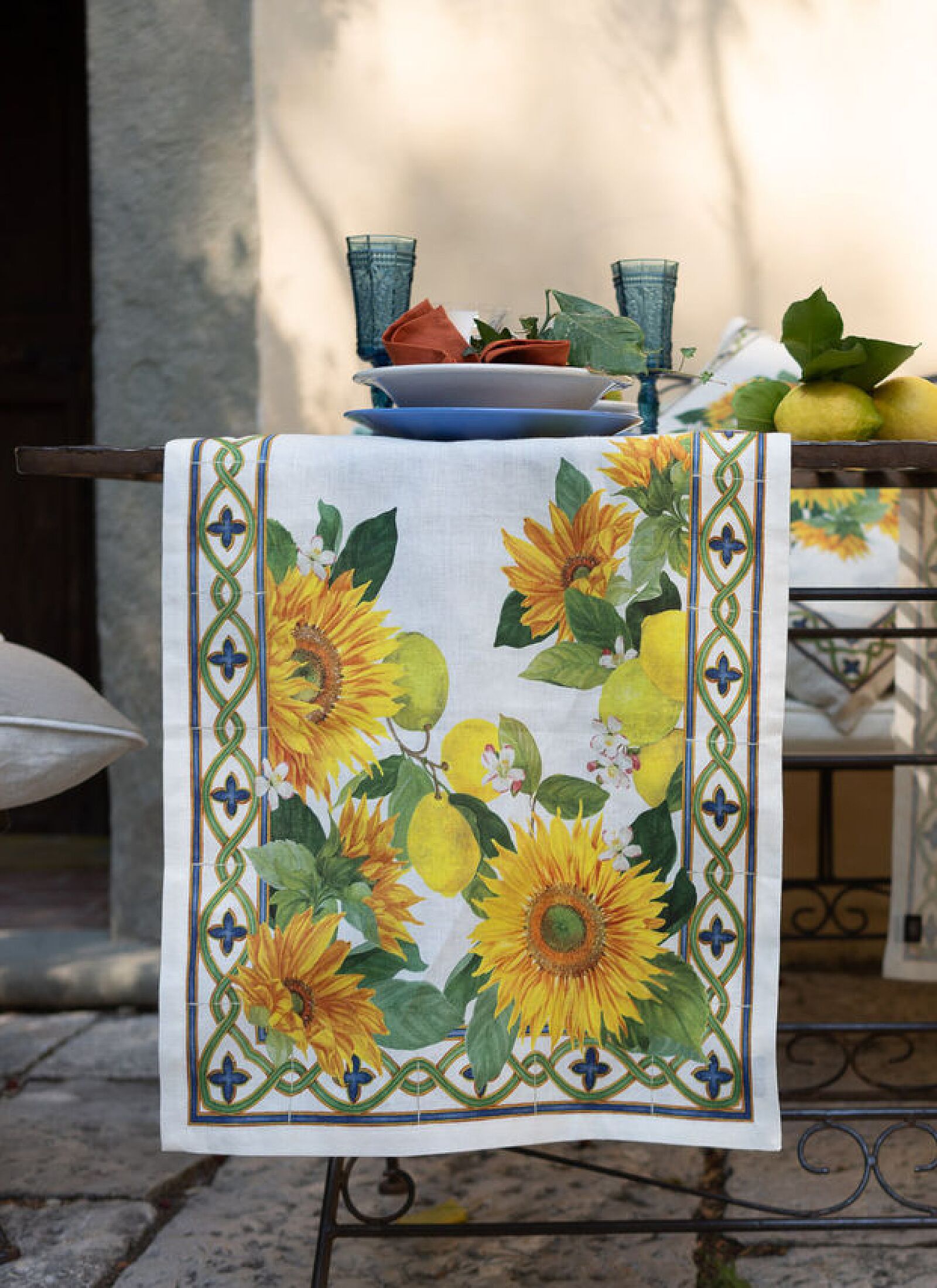 LINEN RUNNER ETRUSCAN