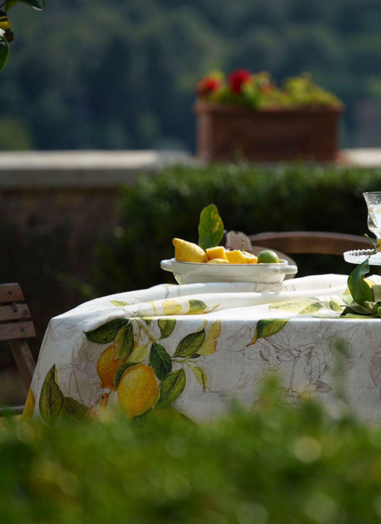 LINEN TABLECLOTH LIMONCELLO