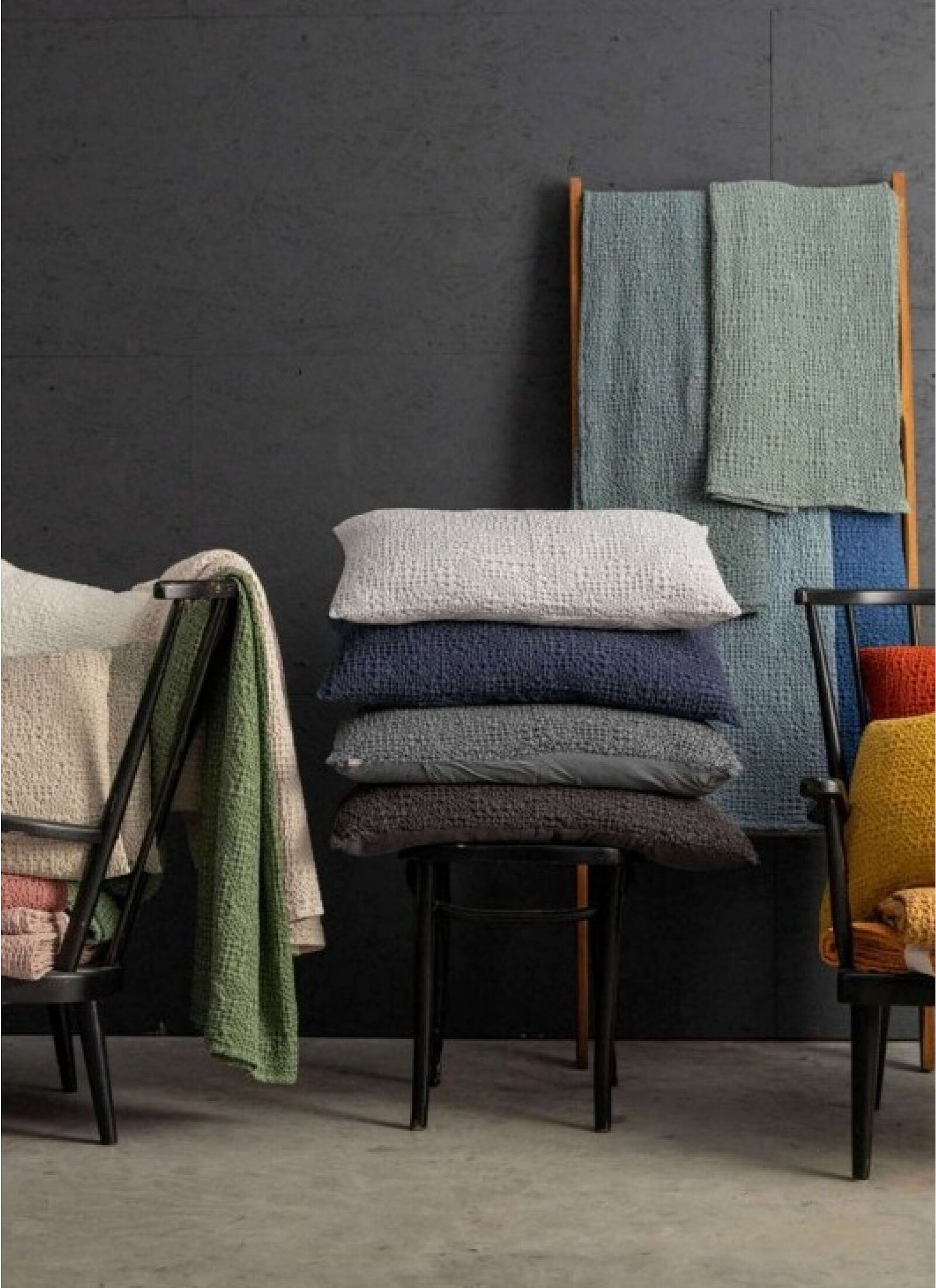 CUSHION TANA CARBONE (40X65)