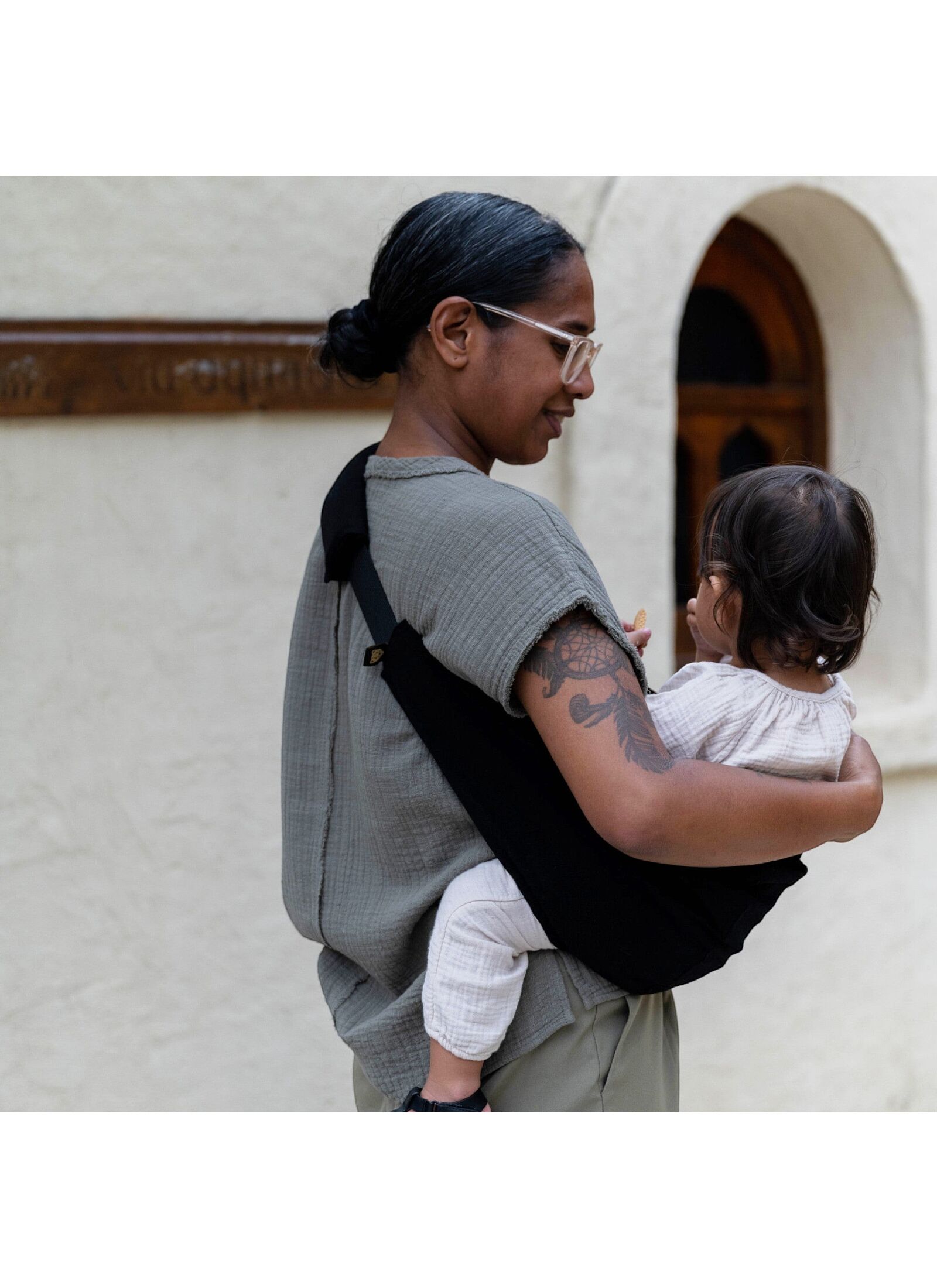 BABY CARRIER BLACK